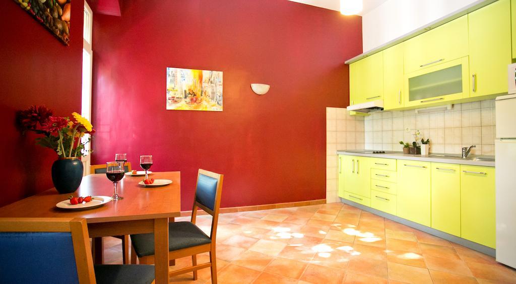 Epicenter Apartment