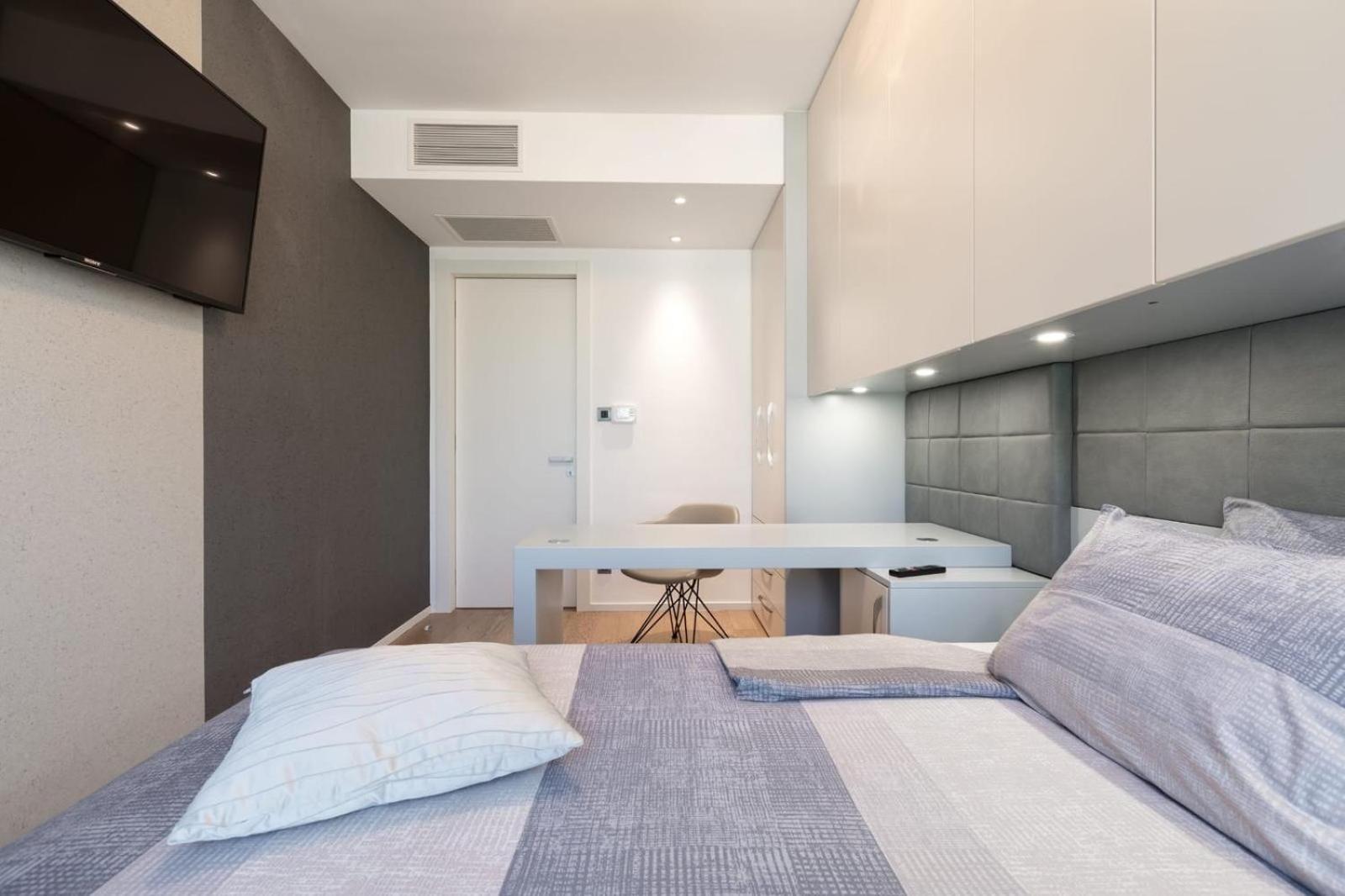 Gray Pearl - Luxury With Pool Apartment Split