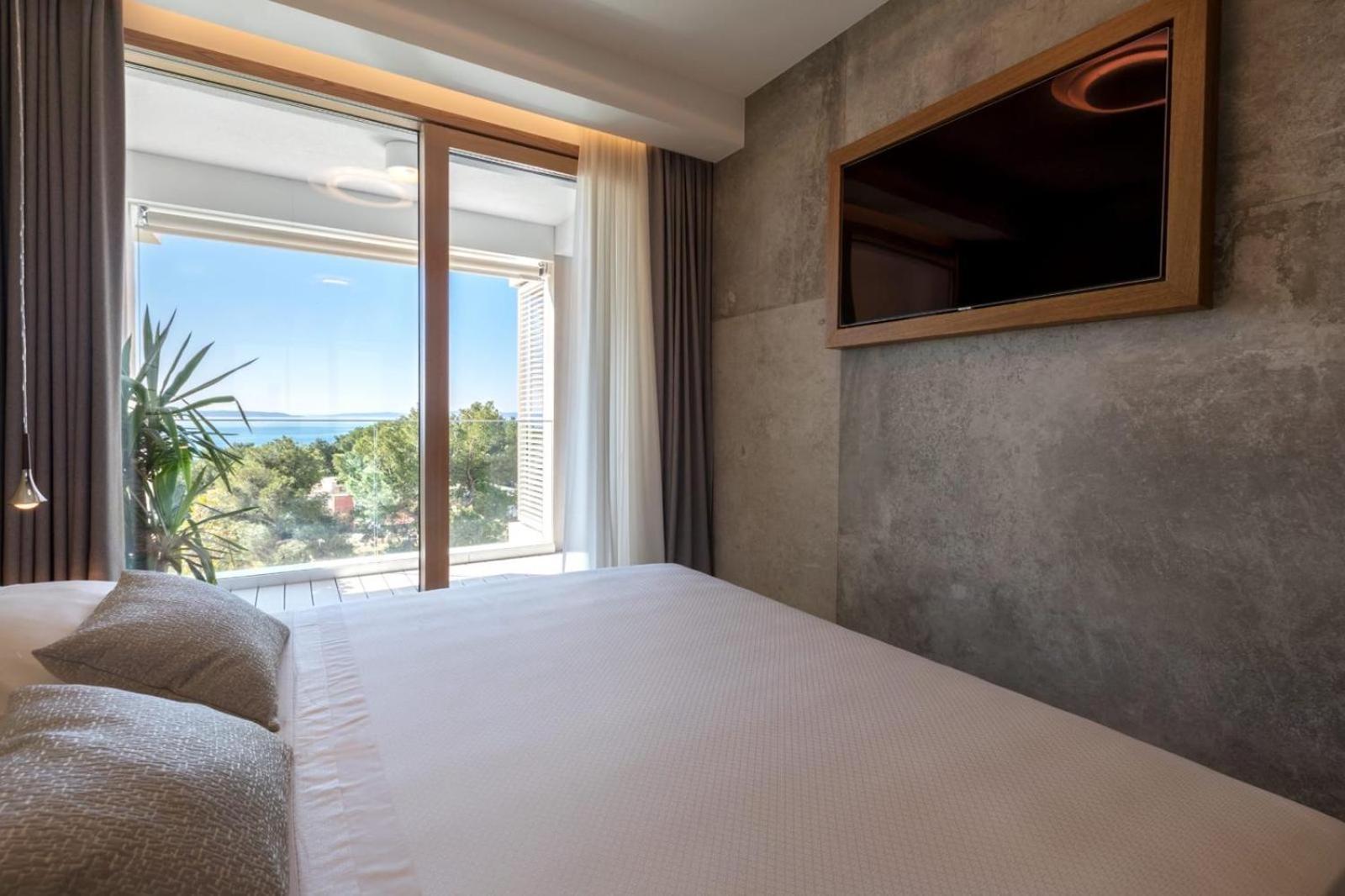 Gray Pearl - Luxury With Pool Split