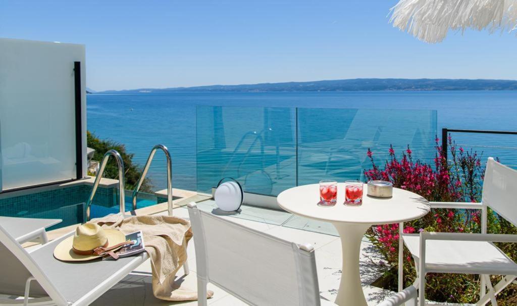 Gallery Luxury Suites & Rooms-Only Adults *
