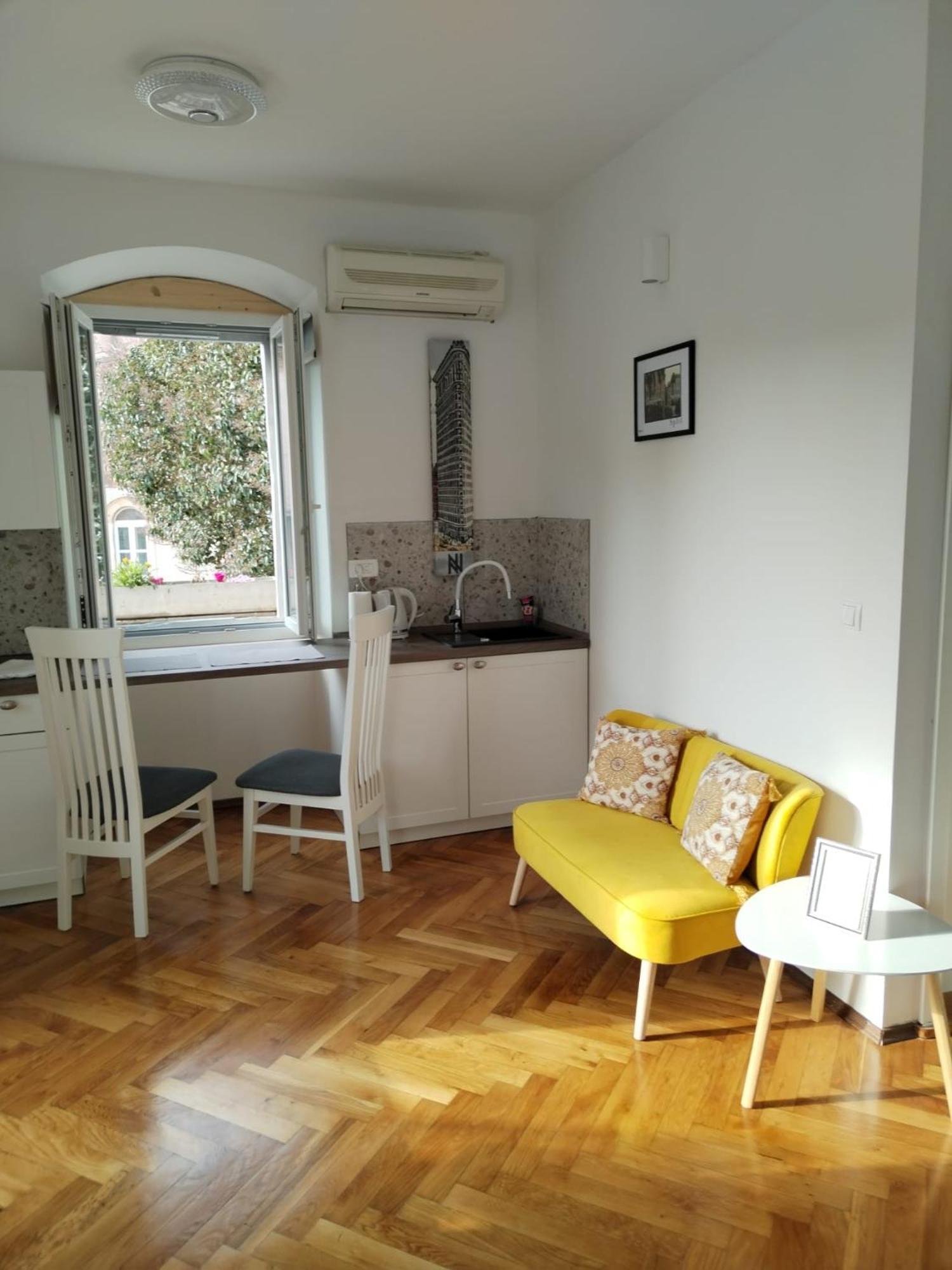 Sunny Terrace Apartamento