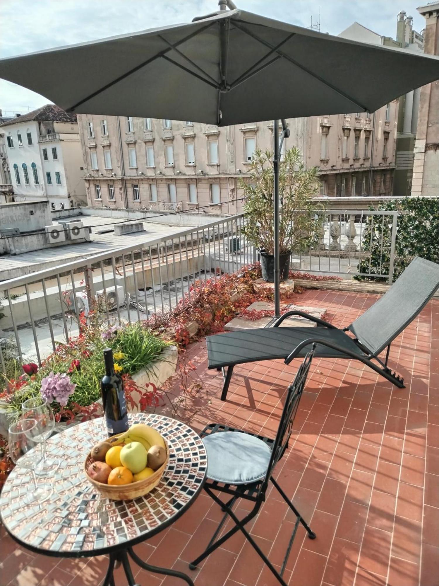 Sunny Terrace Apartamento