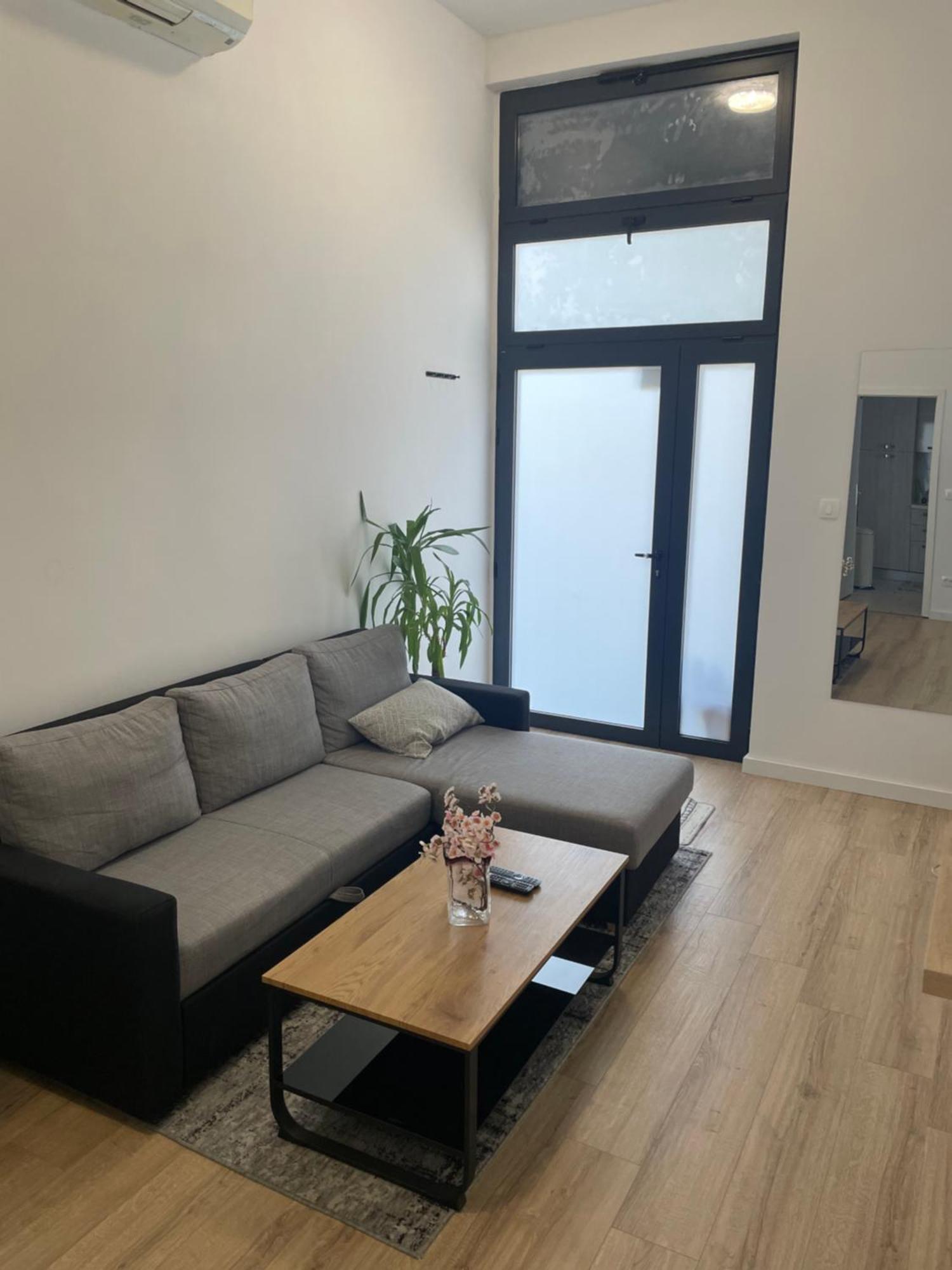 Two Bedroom N Apartman