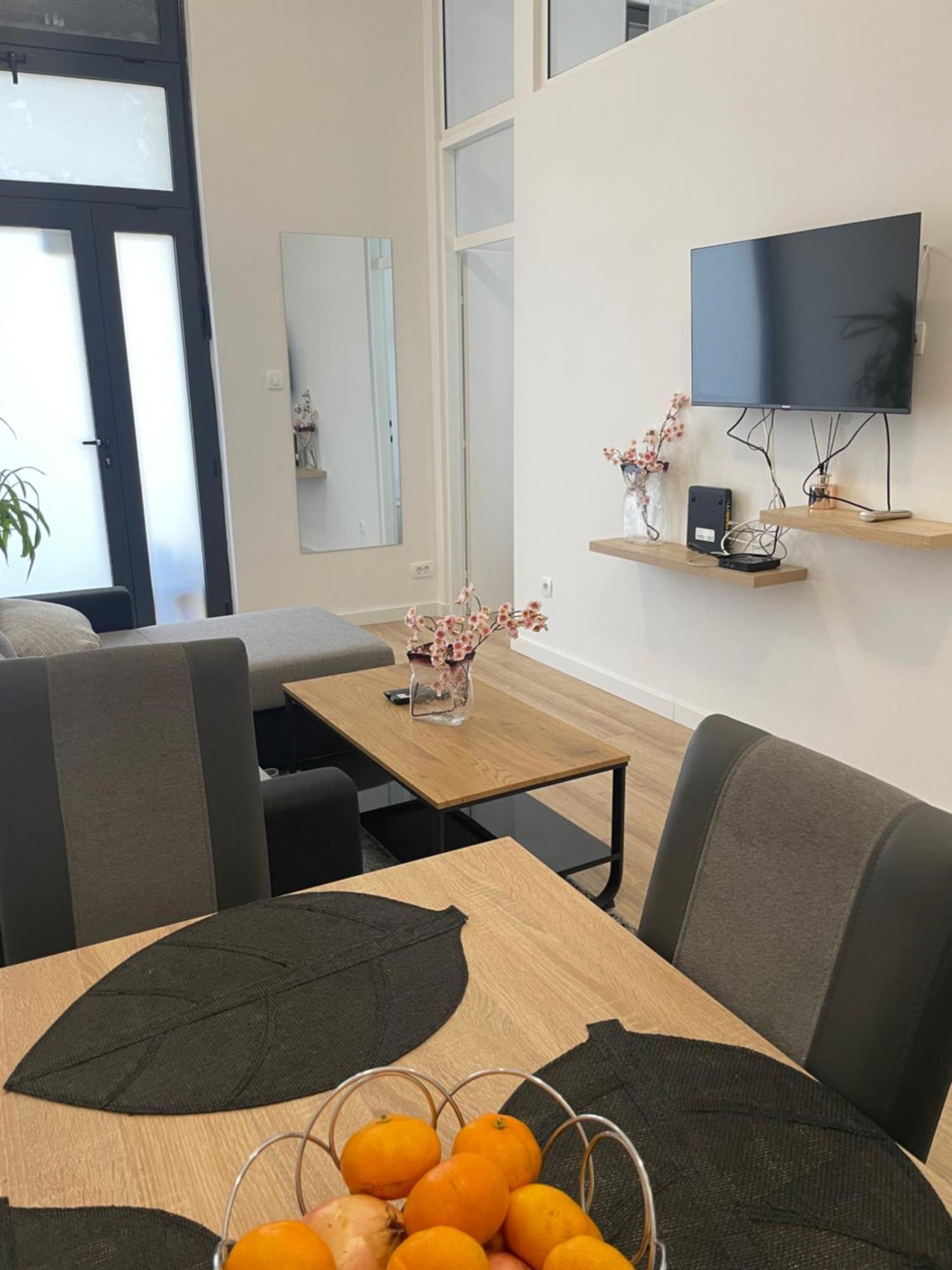 Apartman Two Bedroom N Split