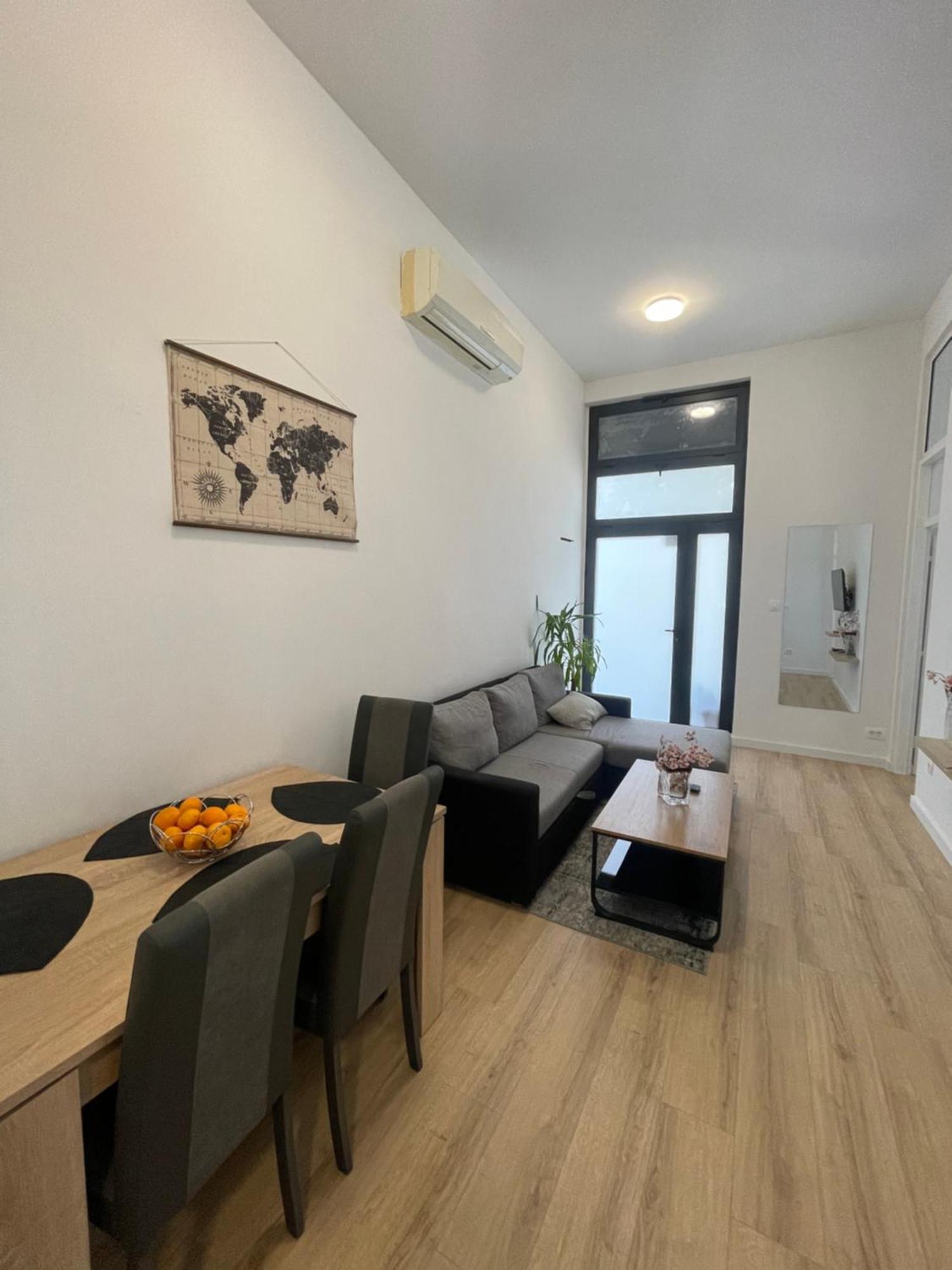 Apartman Two Bedroom N Split