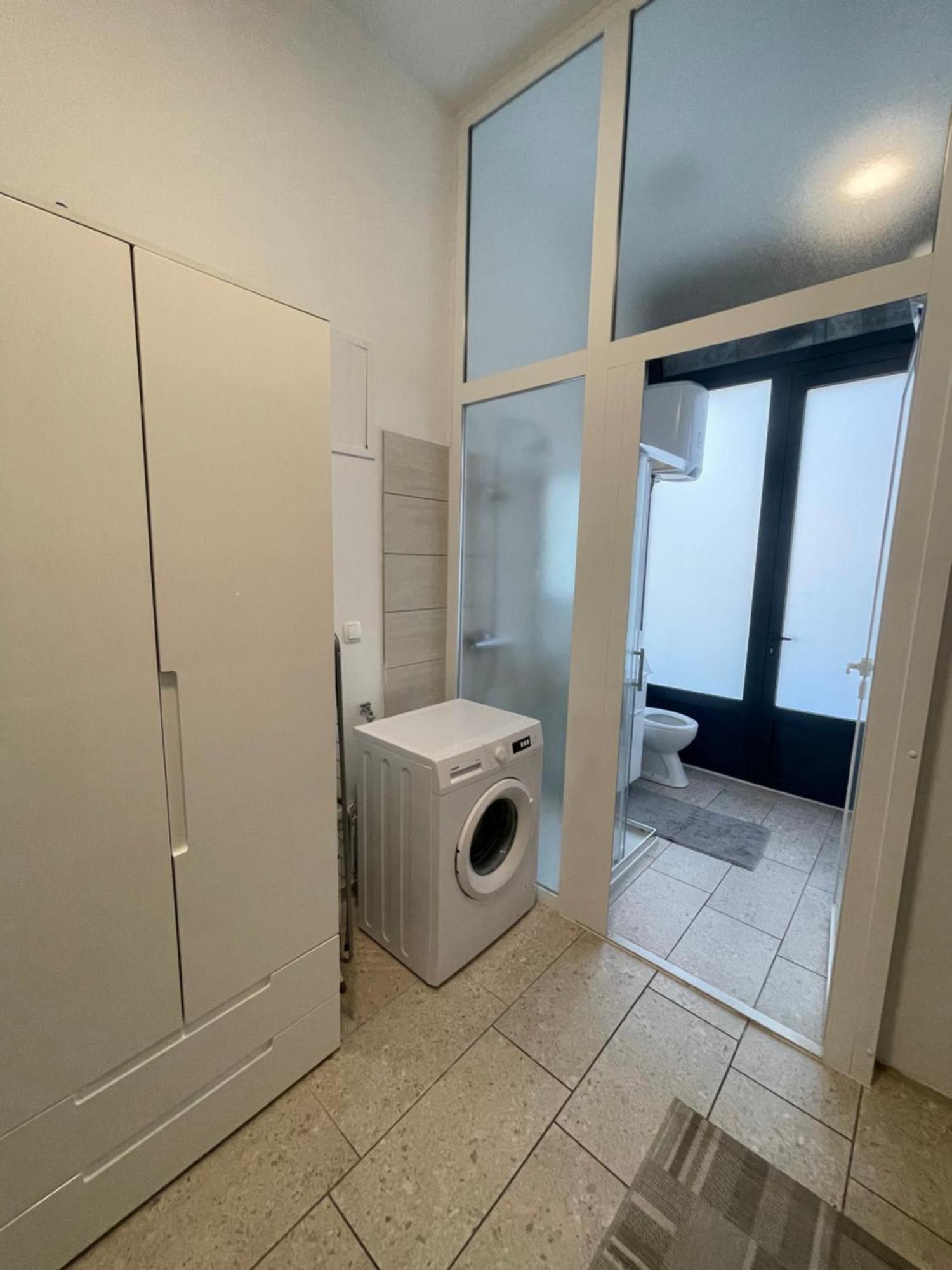 Two Bedroom N Apartman