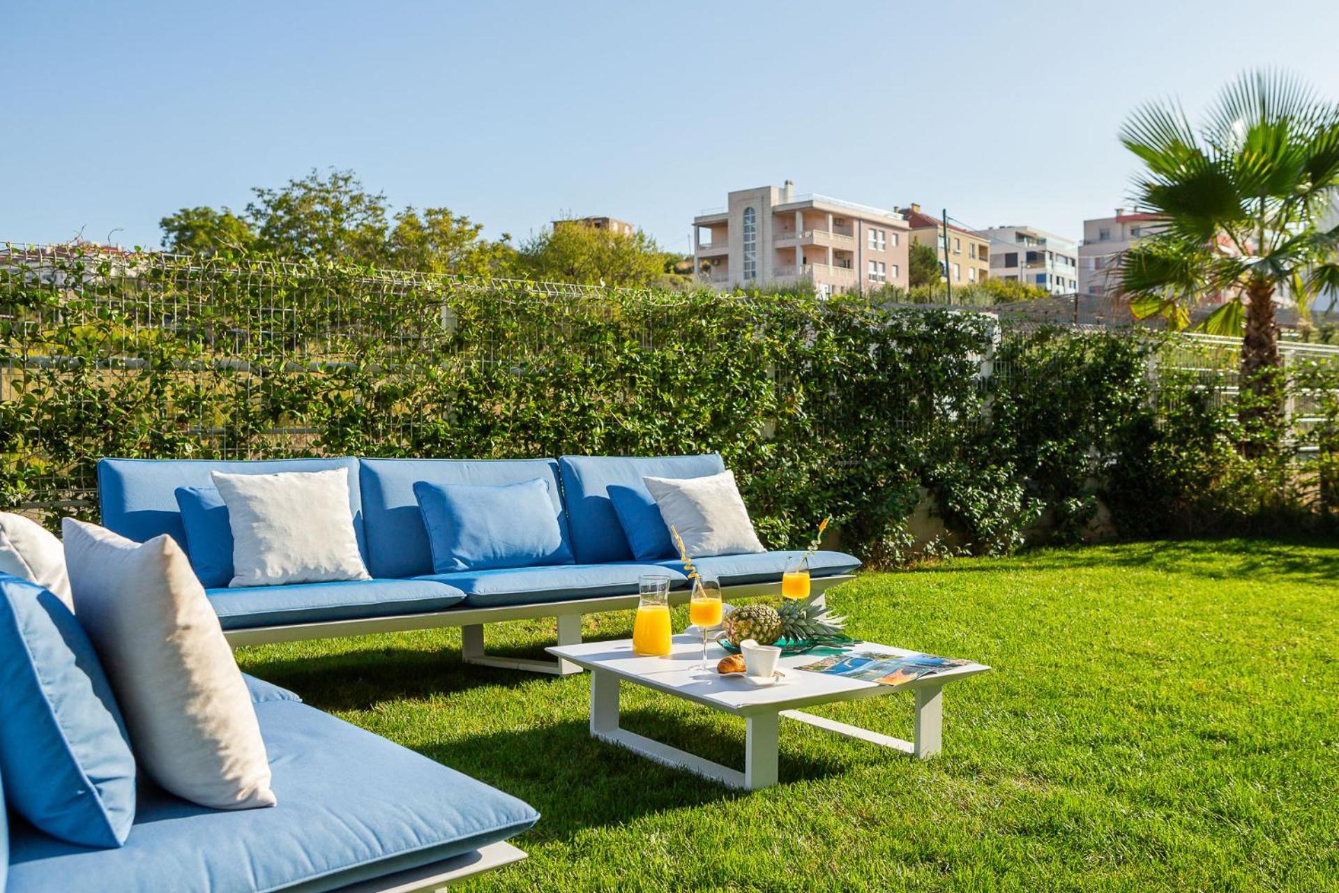 New Luxury With Private Heated Pool And Amazing Garden With Seaview