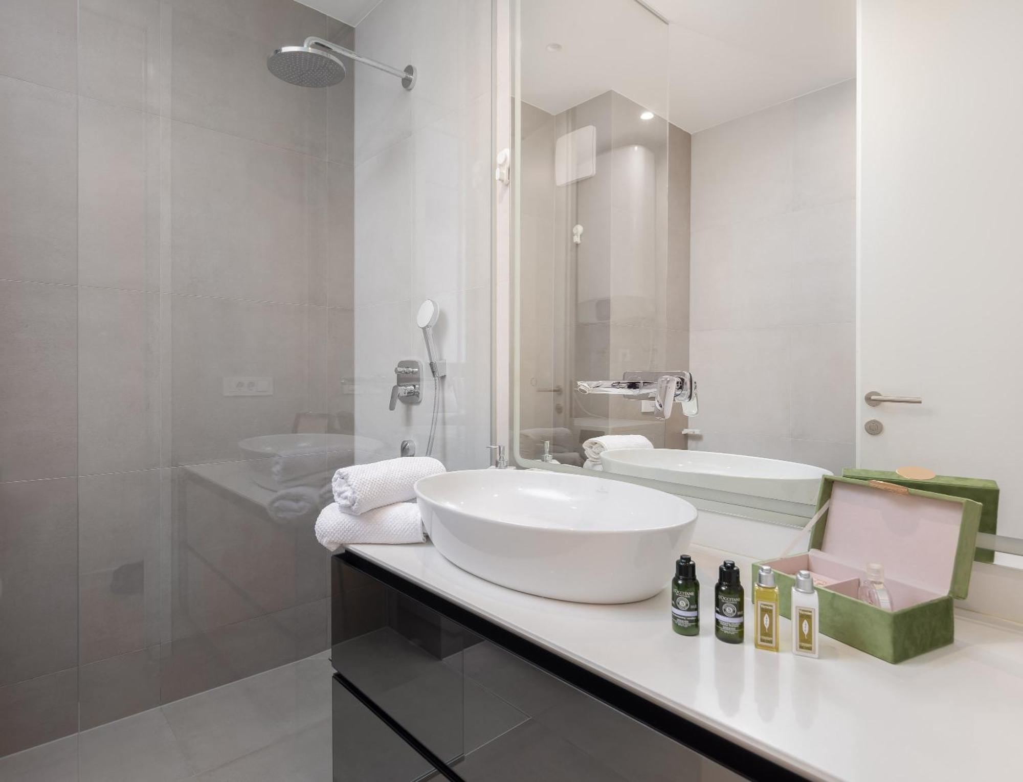 New Luxury With Private Heated Pool And Amazing Garden With Seaview * Split