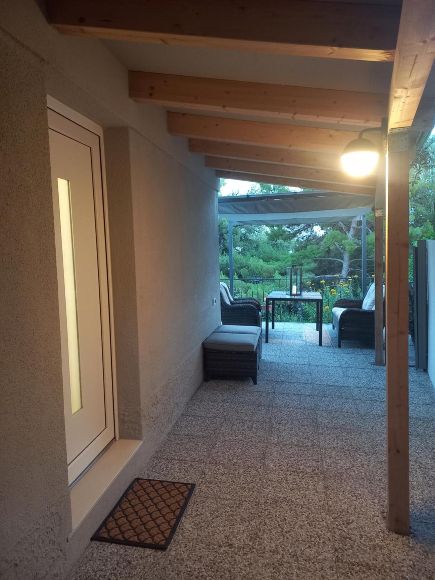 Unique With Garden And Sea View Apartment *