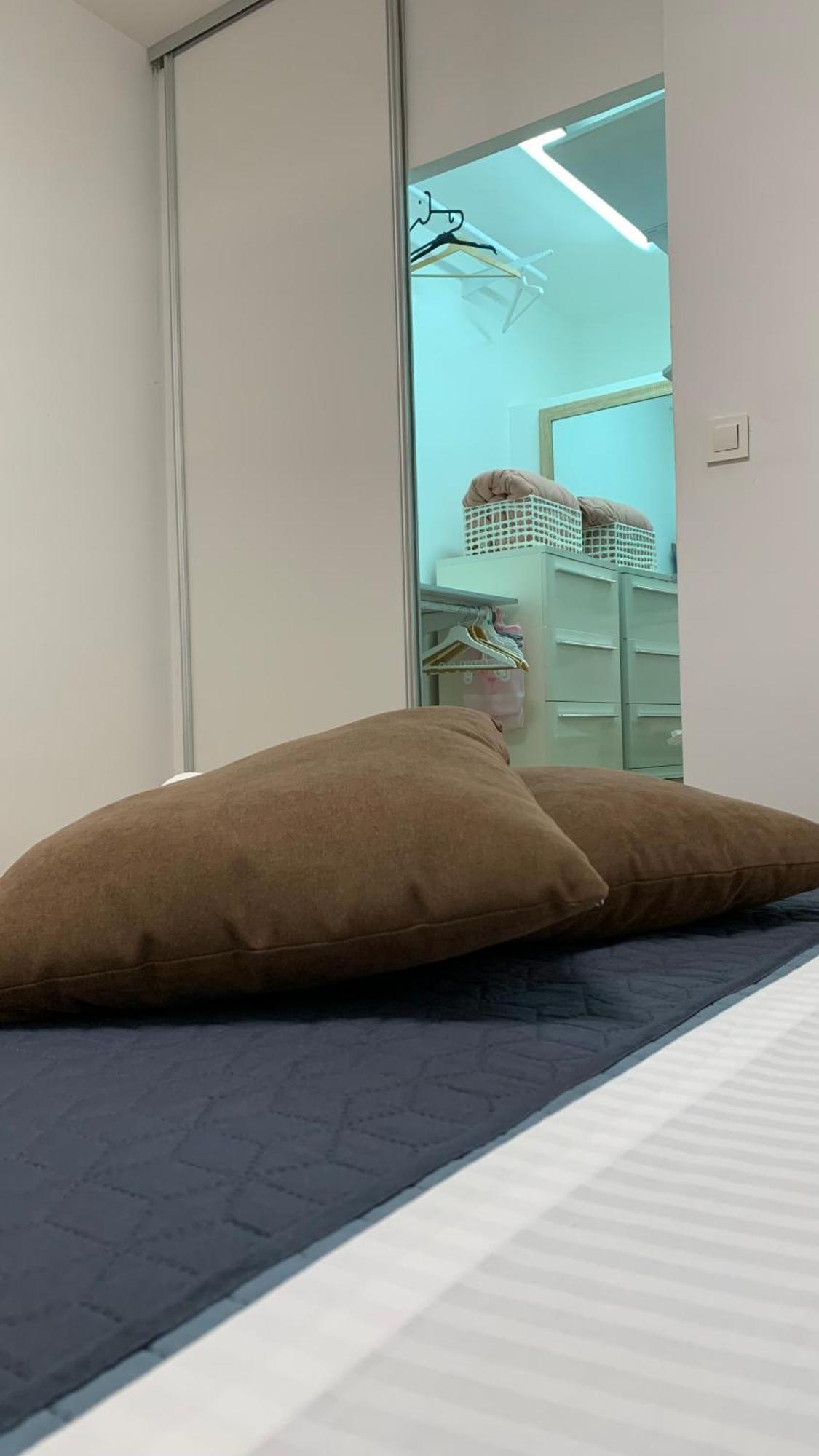 Mm - 5 Min By Car To The & Center - Free Public Parking Apartment