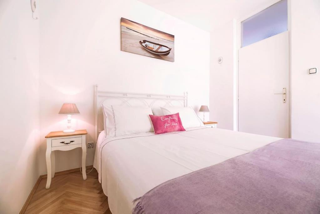 Dora Apartment