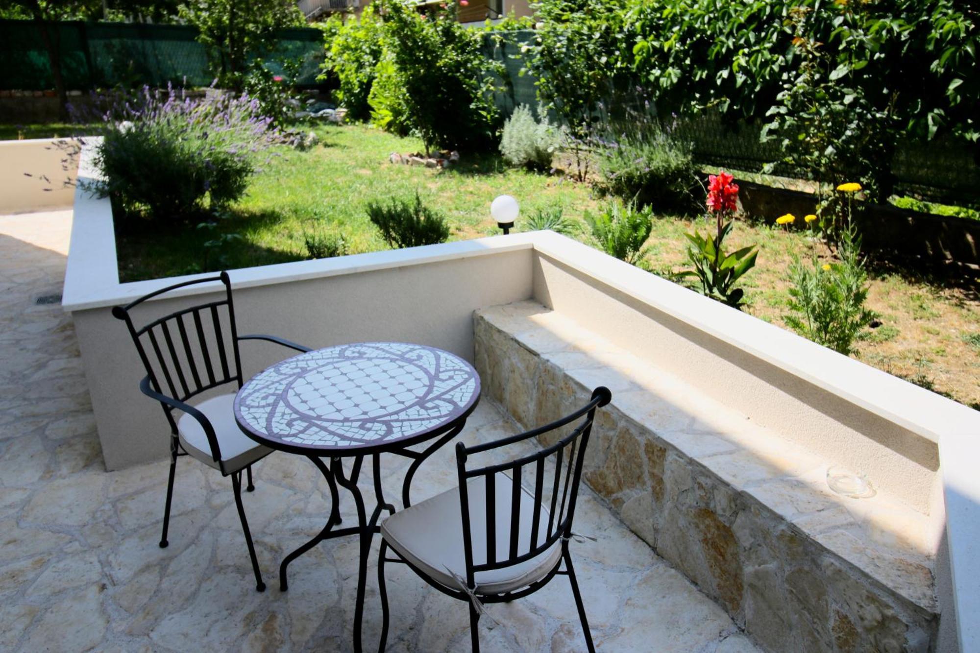 Velin Appartement *