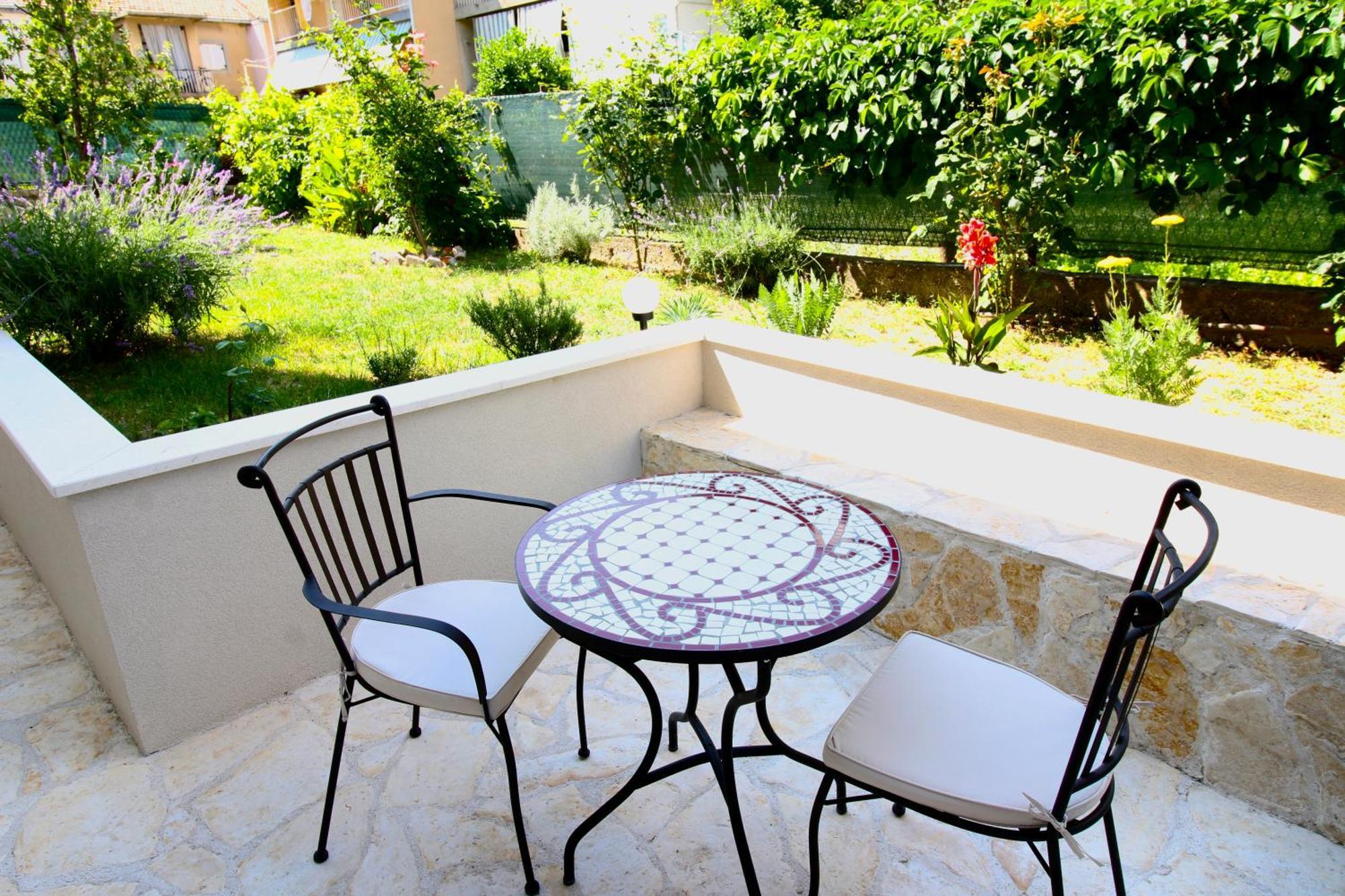 Velin Split