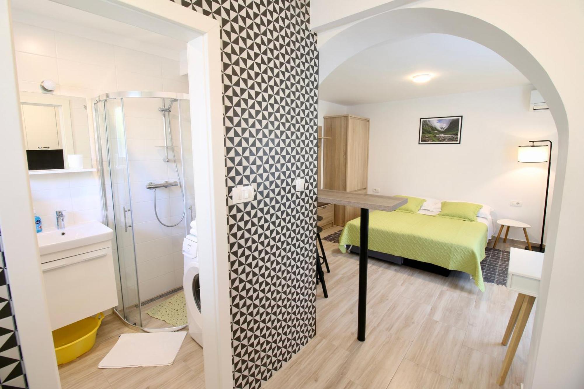Velin Appartement *