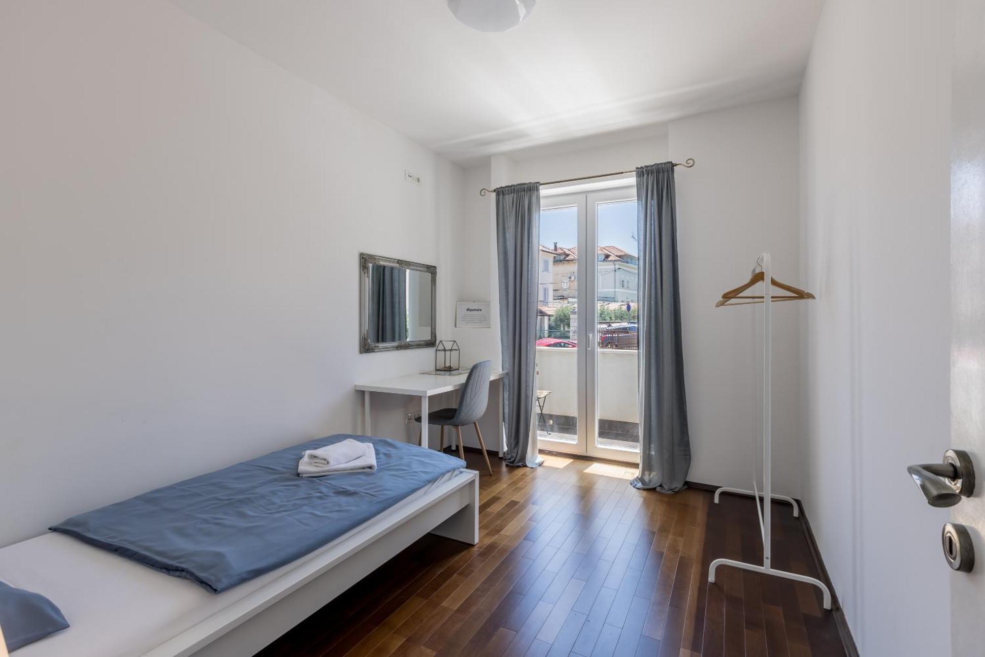 Park With Terrace Apartment *