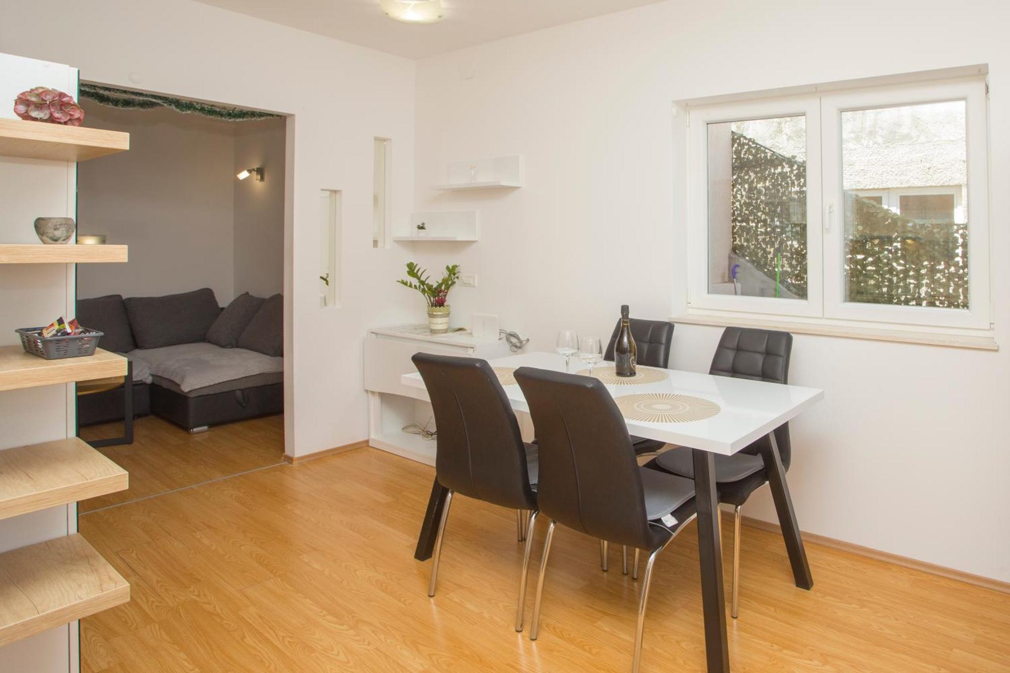 Adria Apartment *