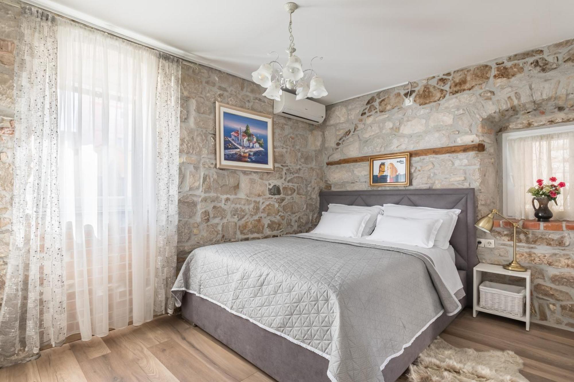 Apartments&rooms Petra Gasthuis Split