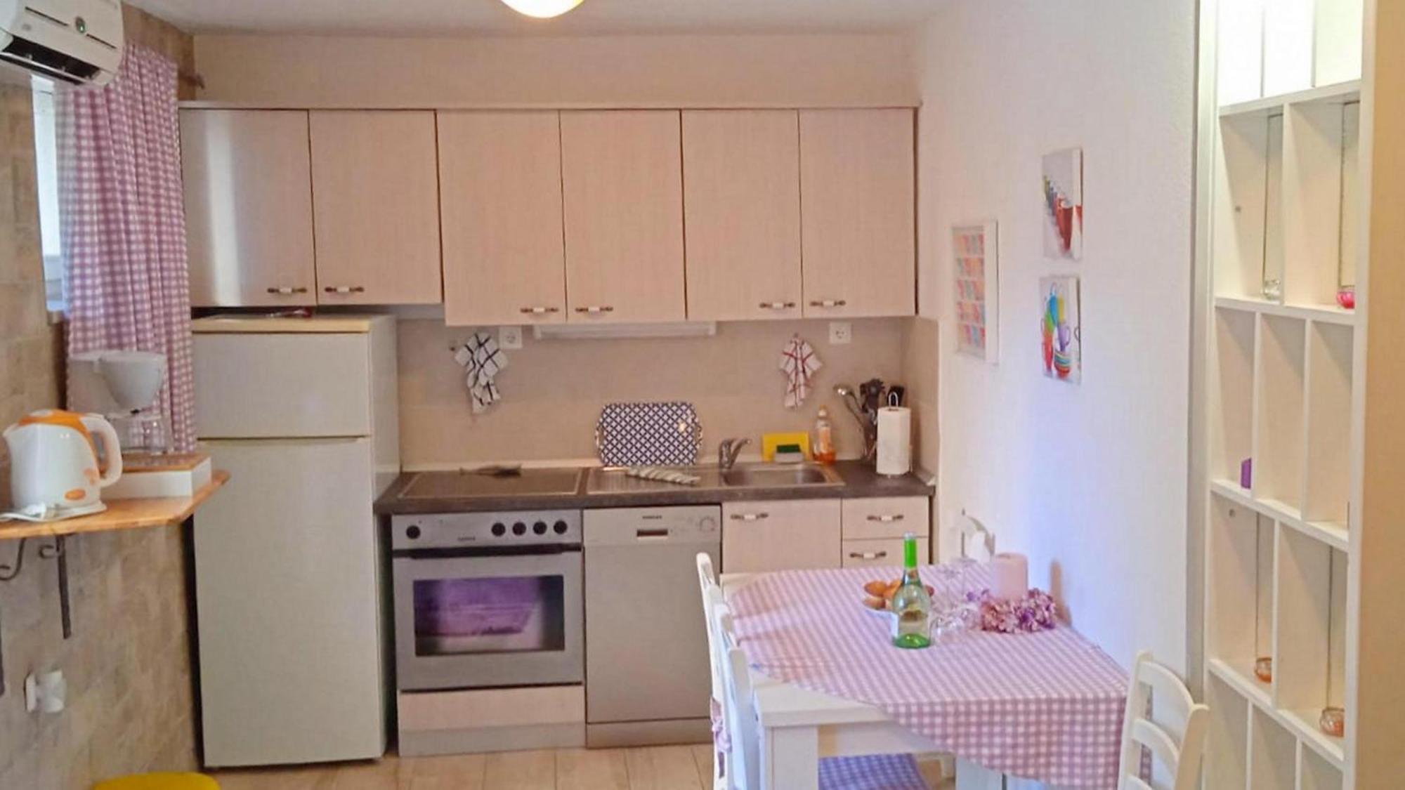 F&a Apartment Split