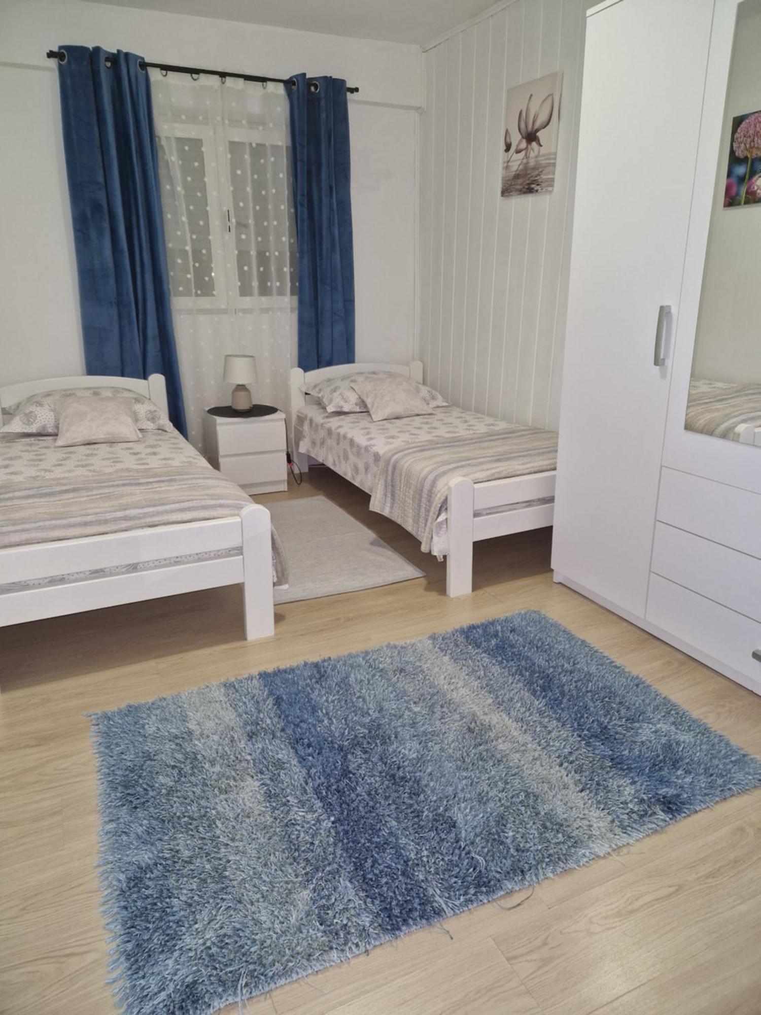 Mendula Apartment *