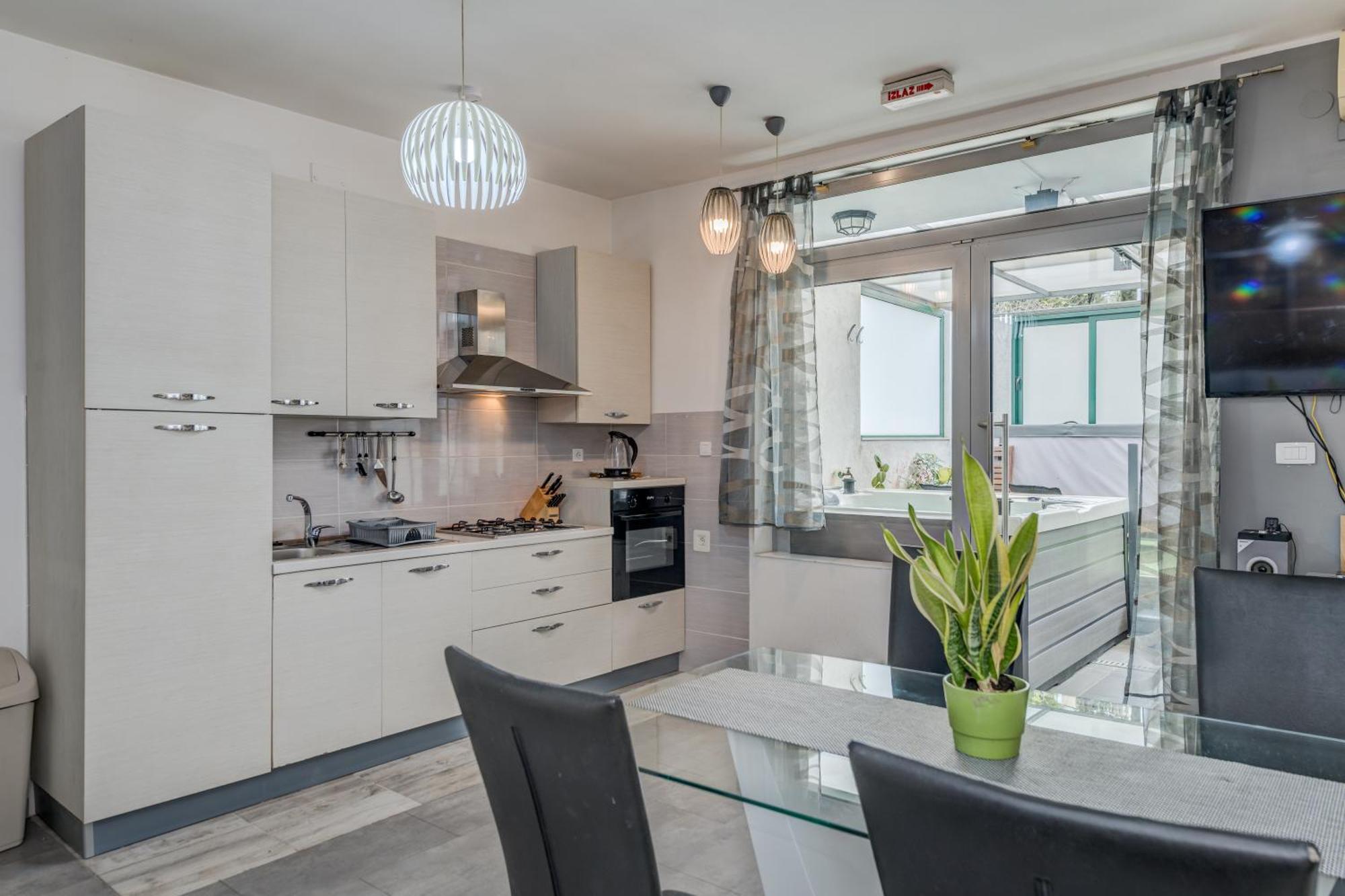 Slavica-new-with Jacuzzi * Split