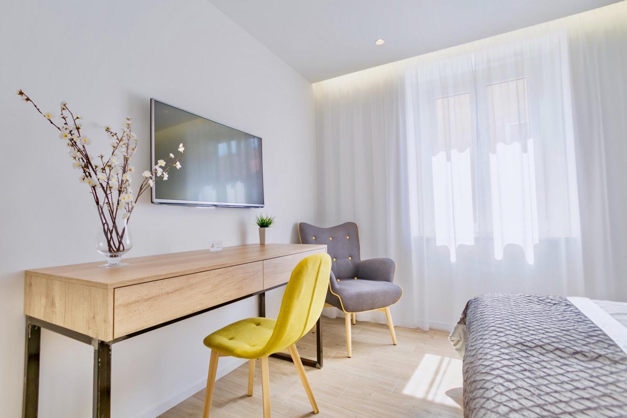 Apartments & Rooms Graso *