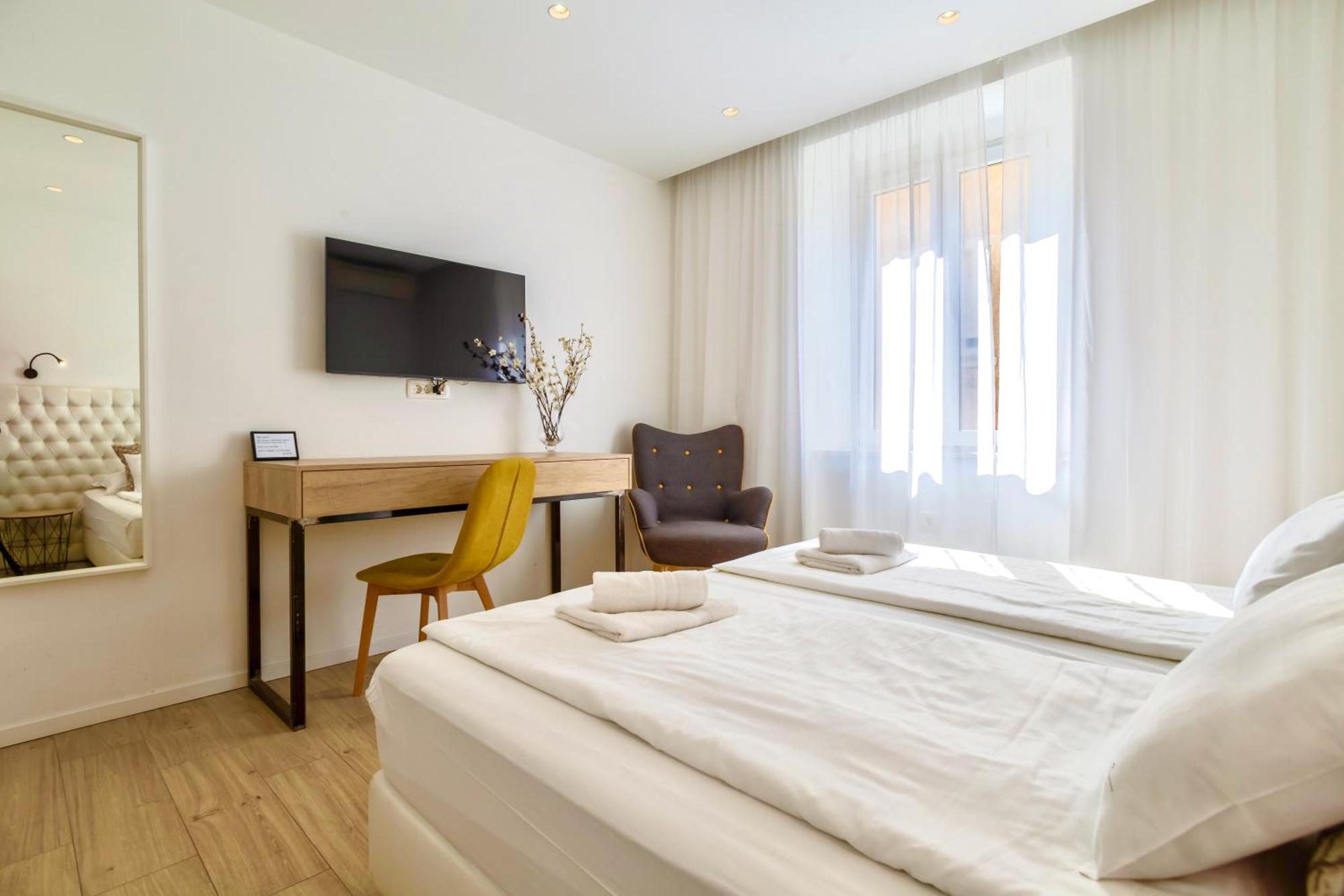 Apartments & Rooms Graso