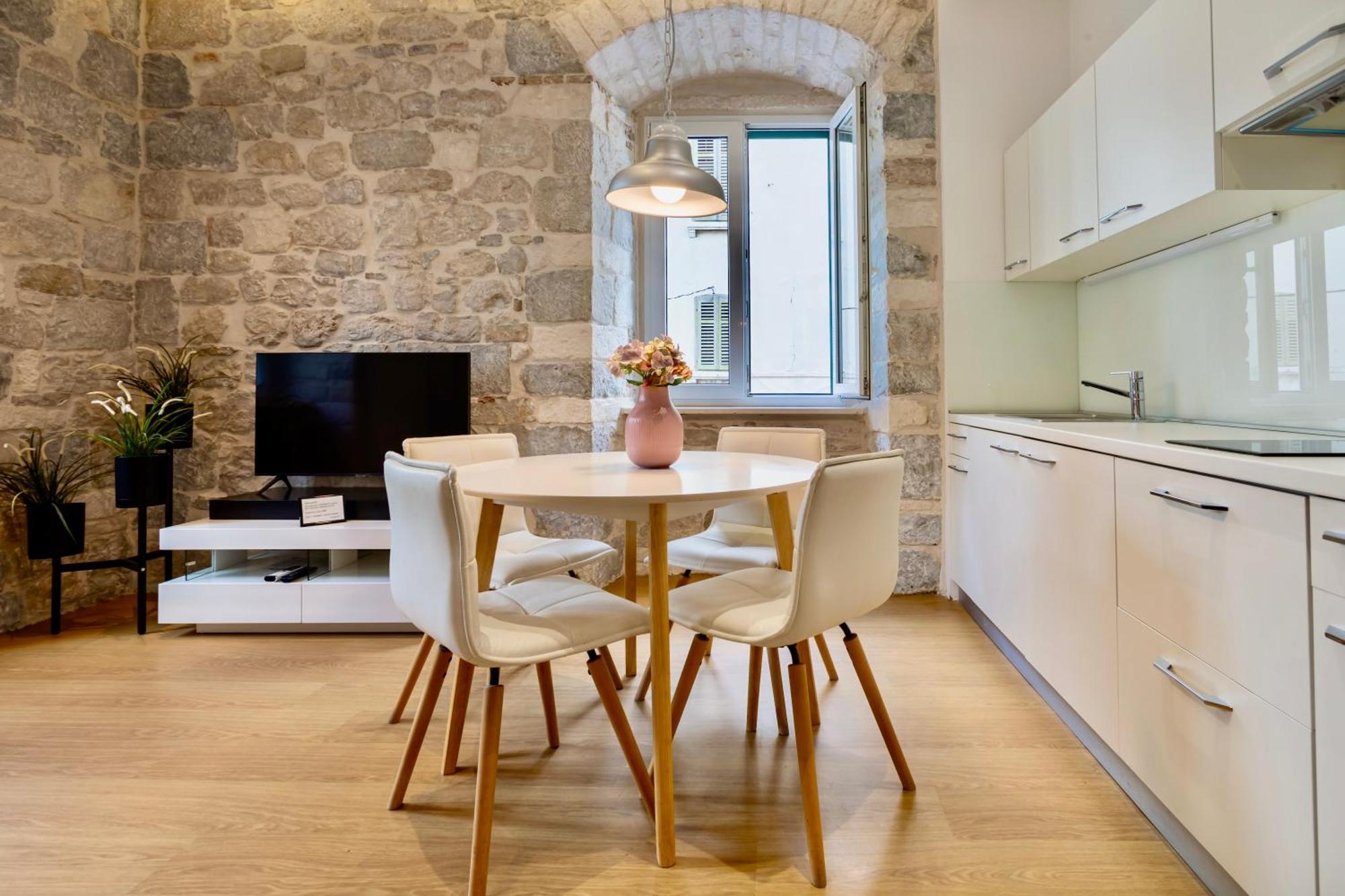 Apartments & Rooms Graso Split