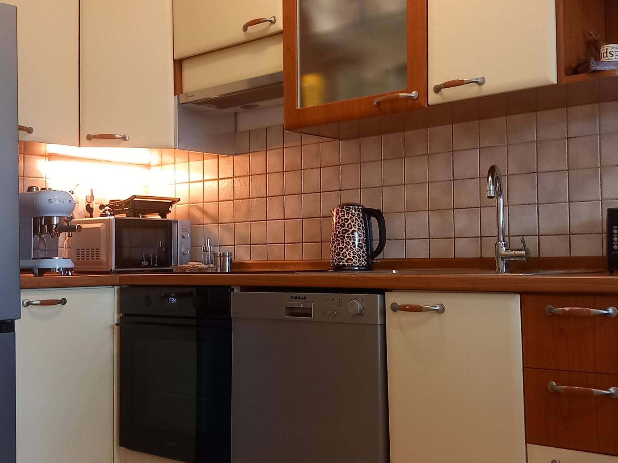 Harmony - Pleasant And Comfortable Place With A Balcony And A Secured Garage Apartment Split