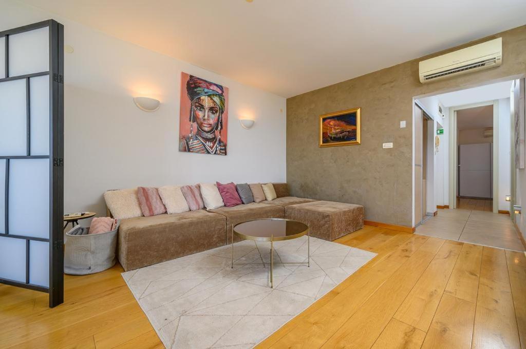 Luxury Eni On The West Coast Apartment Split