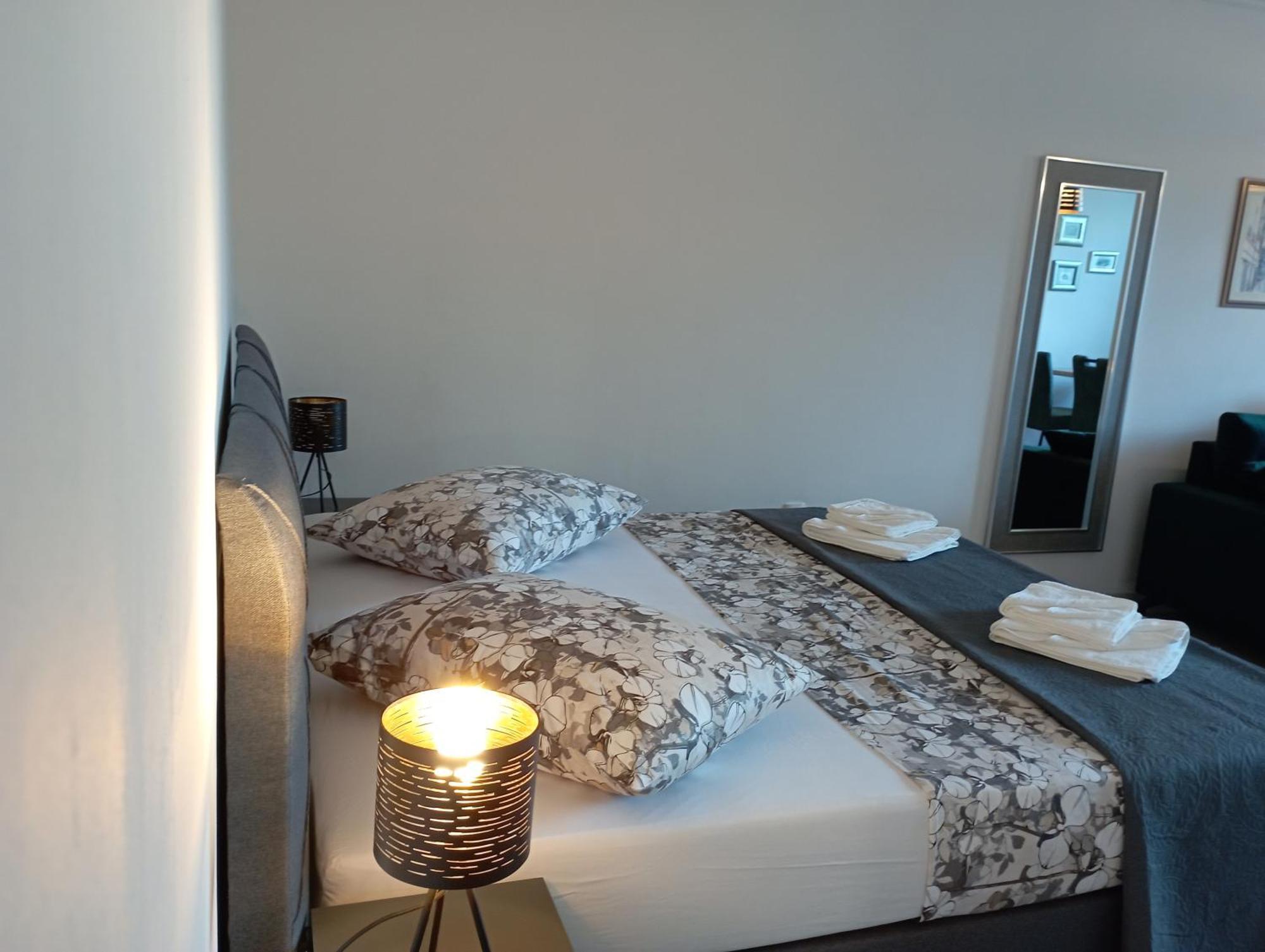 Blue Pine Apartment *