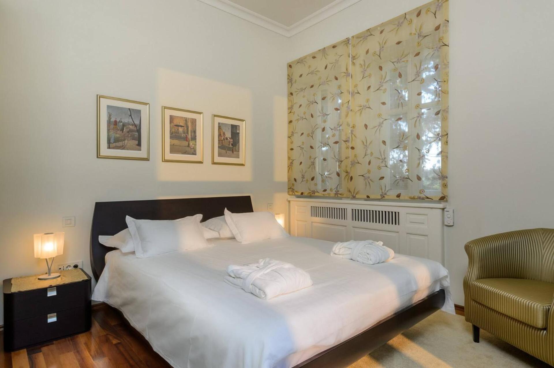 Meje Heated Pool, Jacuzzi, Sauna Split