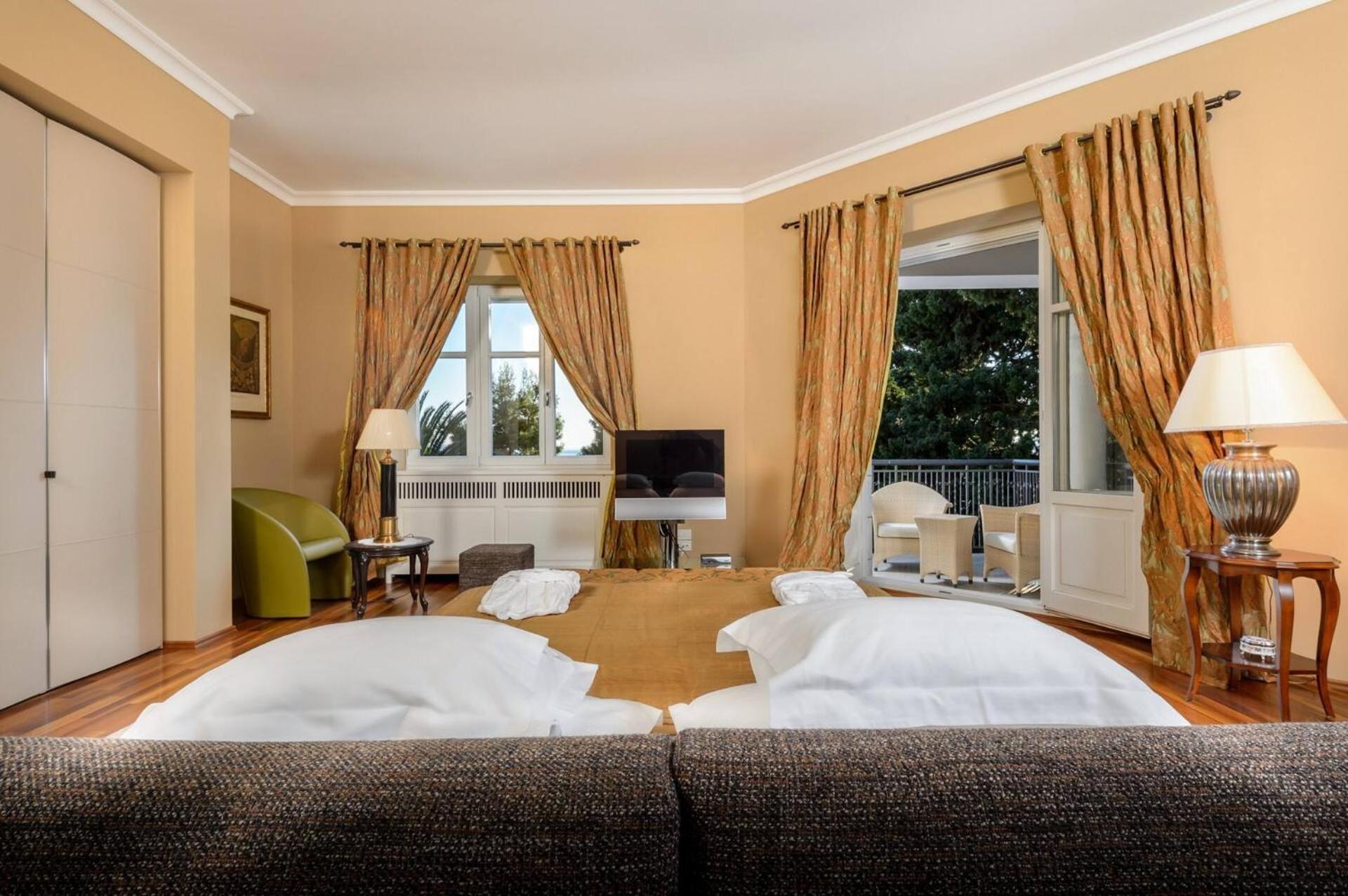 Meje Heated Pool, Jacuzzi, Sauna Villa *