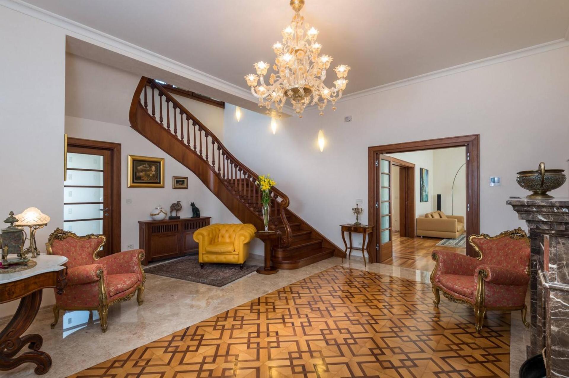 Meje Heated Pool, Jacuzzi, Sauna Villa *