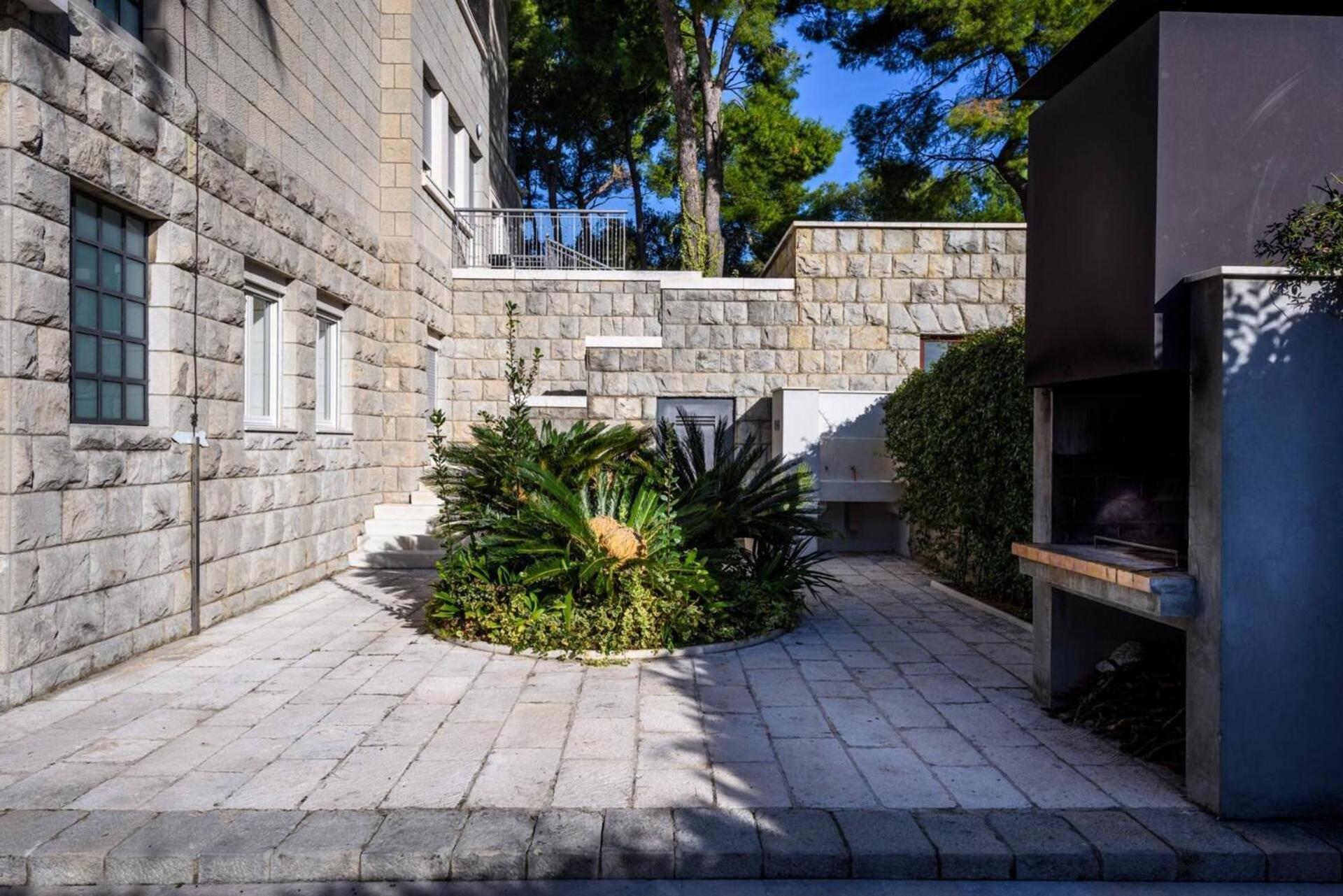 Meje Heated Pool, Jacuzzi, Sauna Villa Split