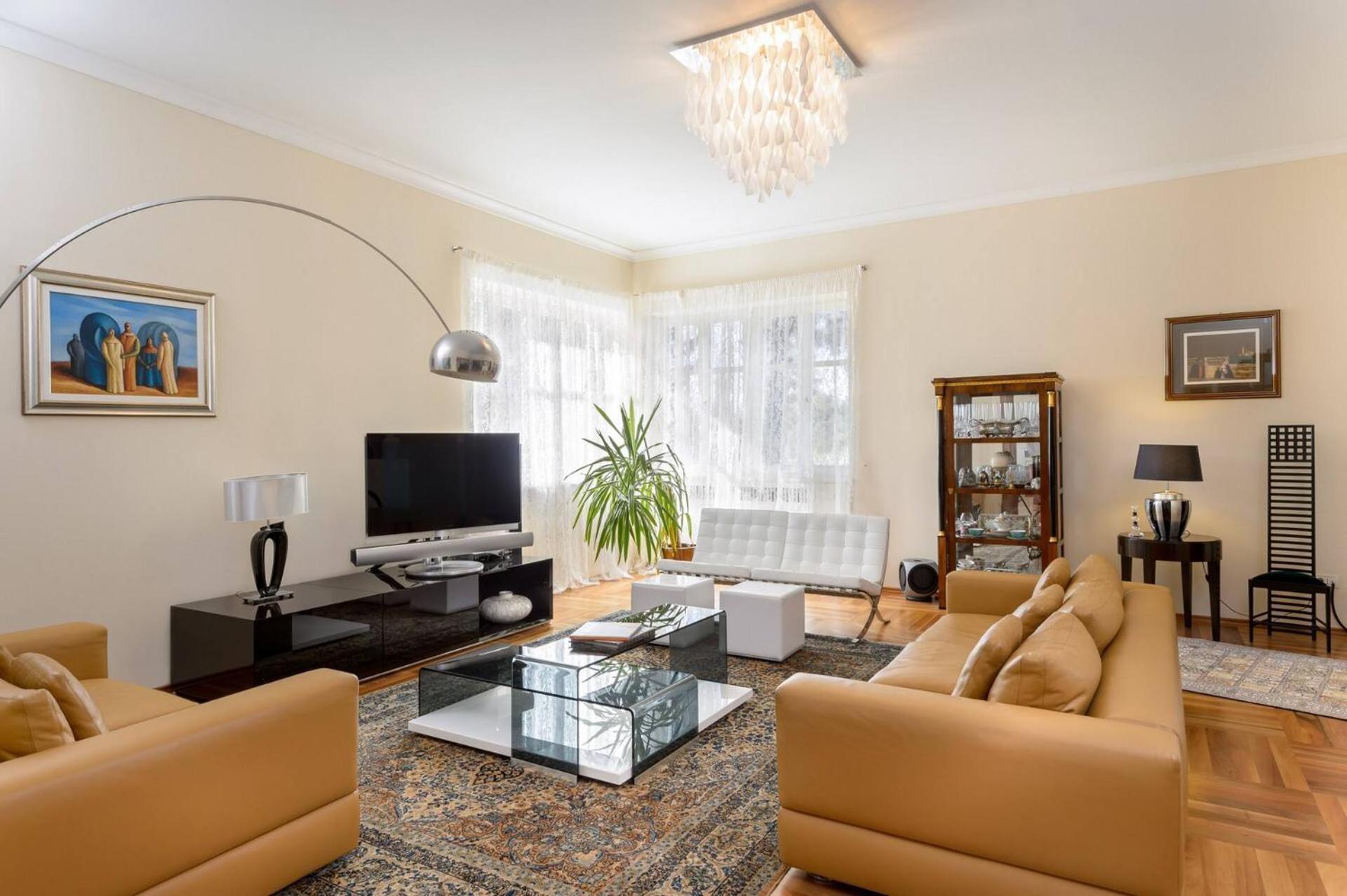 Meje Heated Pool, Jacuzzi, Sauna Split