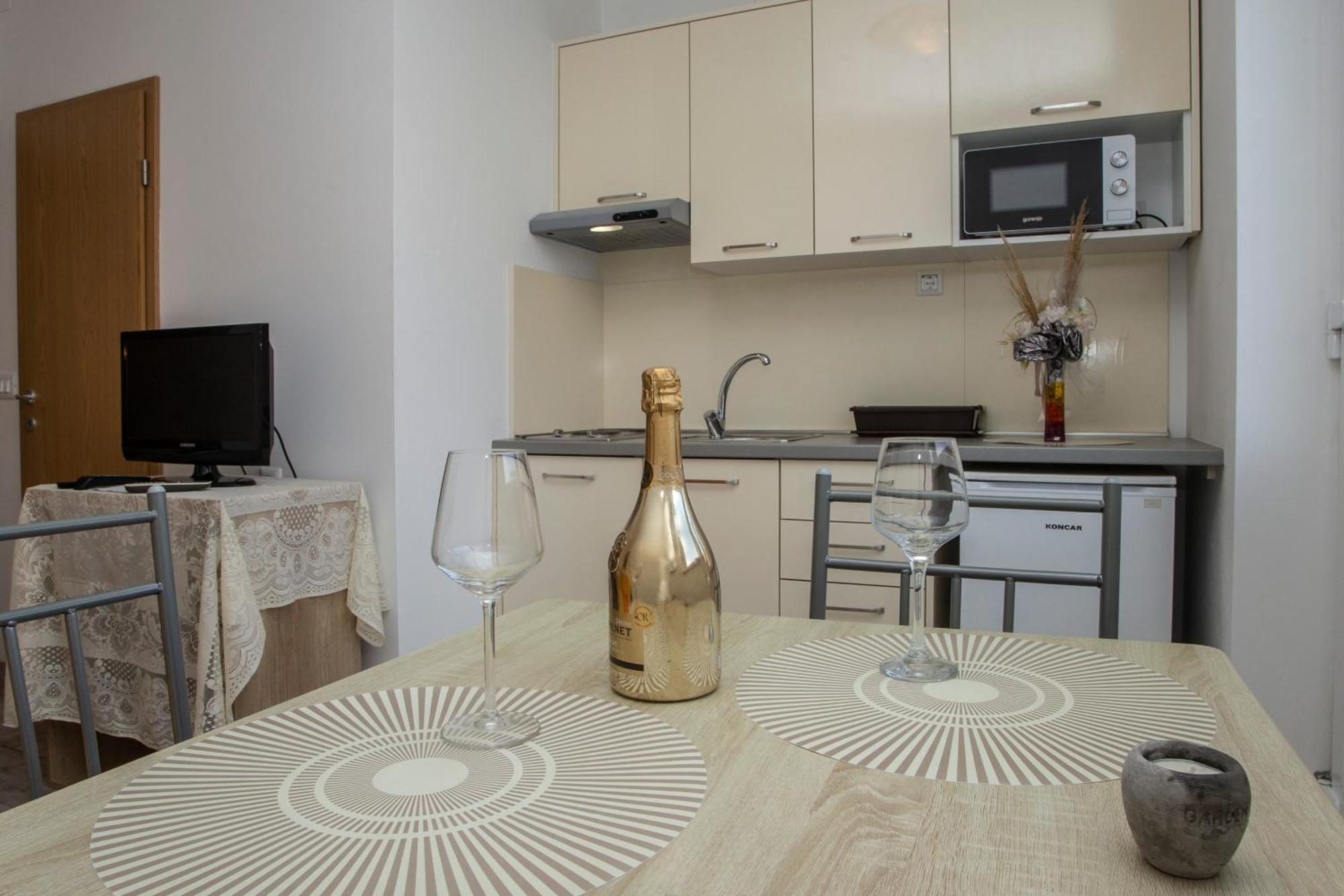 Apartment Adria *