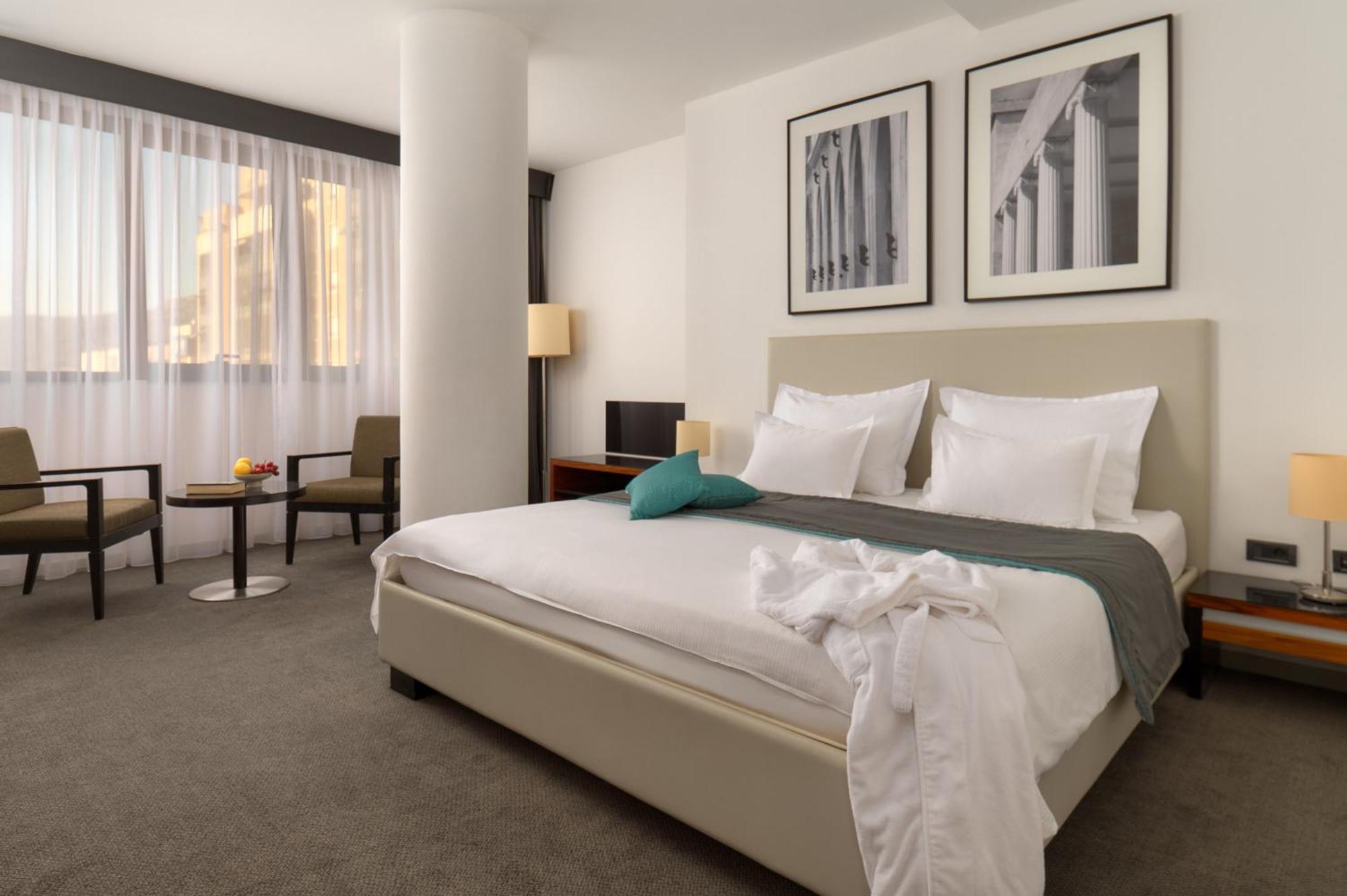 Atrium Hotel 5*