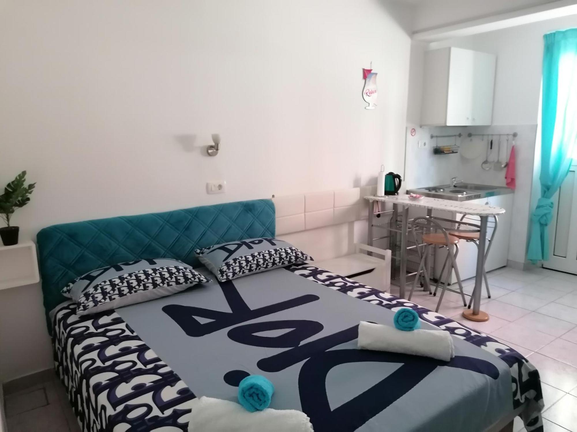 Russell's House In The Center & Apartamento Split