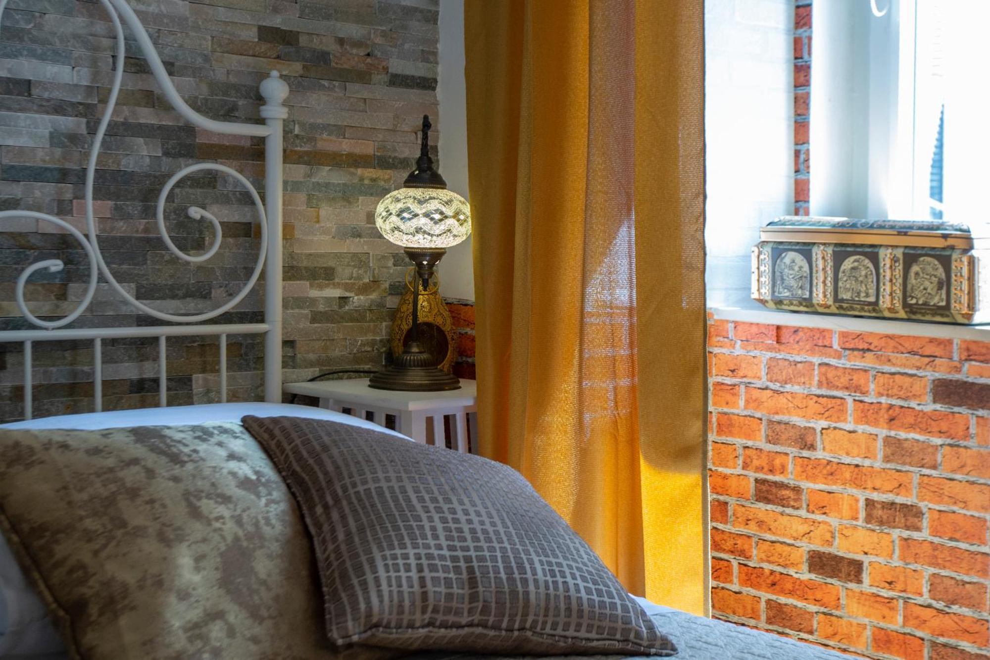 Apartamento Theatre