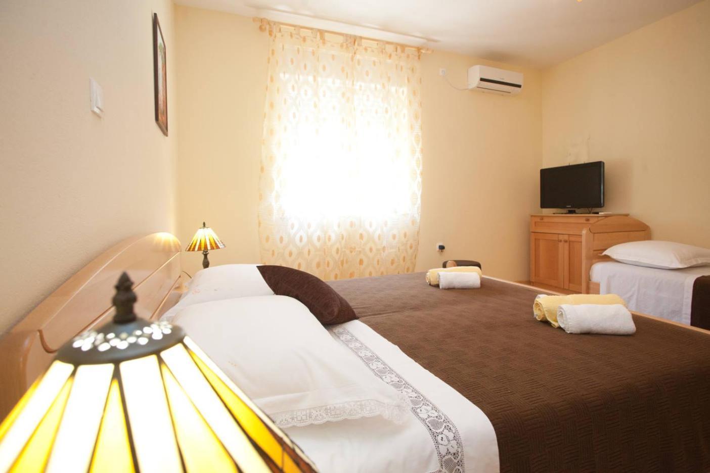 Apartment Beautiful Sandy Beach Split