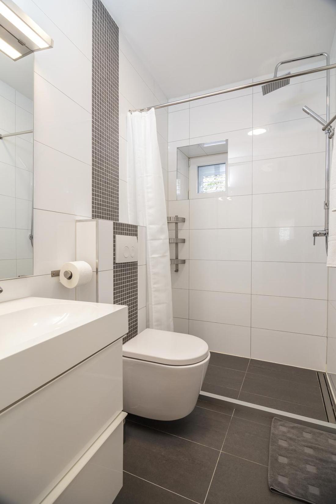 Aspalathos - With Free Parking, Near The Beach, A Few Minutes' Walking Distance To The Unesco Palace Split
