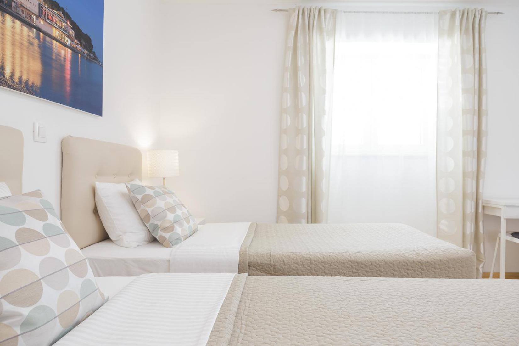 Casa de férias Aspalathos - With Free Parking, Near The Beach, A Few Minutes' Walking Distance To The Unesco Palace Split