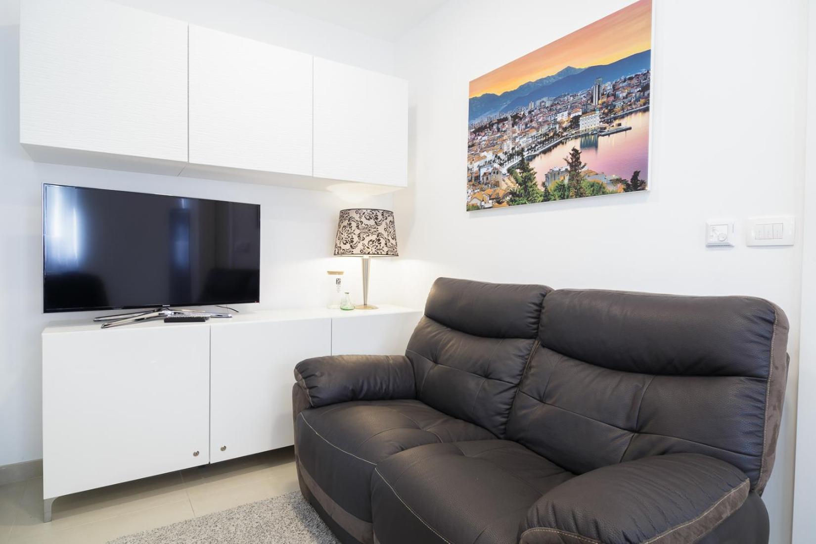 Aspalathos - With Free Parking, Near The Beach, A Few Minutes' Walking Distance To The Unesco Palace Split