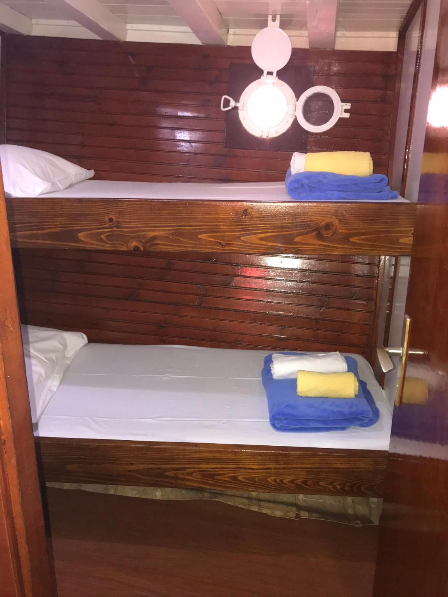 Rhythm Floating Accom -