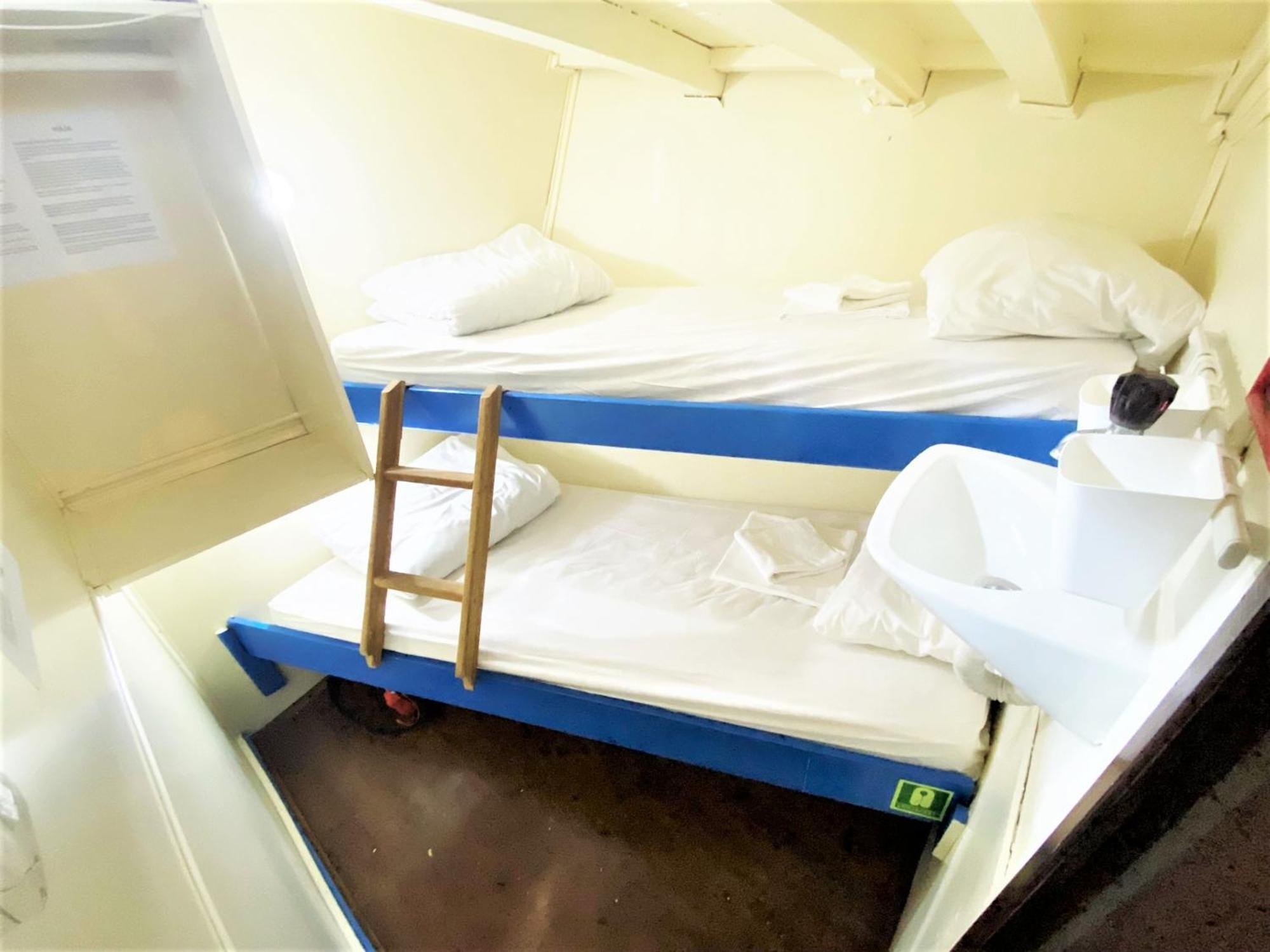 Rhythm Floating Accom - Split