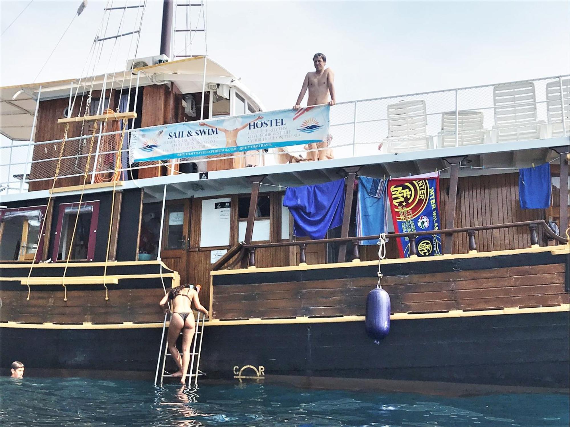 Botel Rhythm Floating Accom - Split