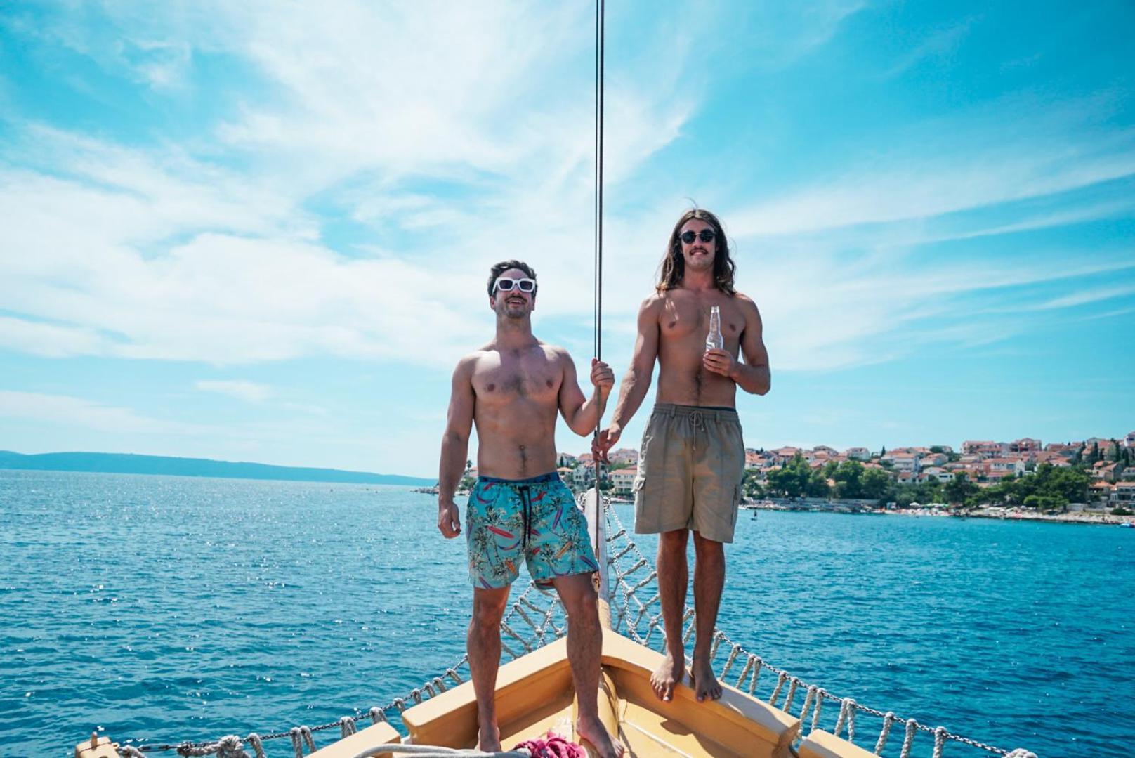Botel Rhythm Floating Accom -