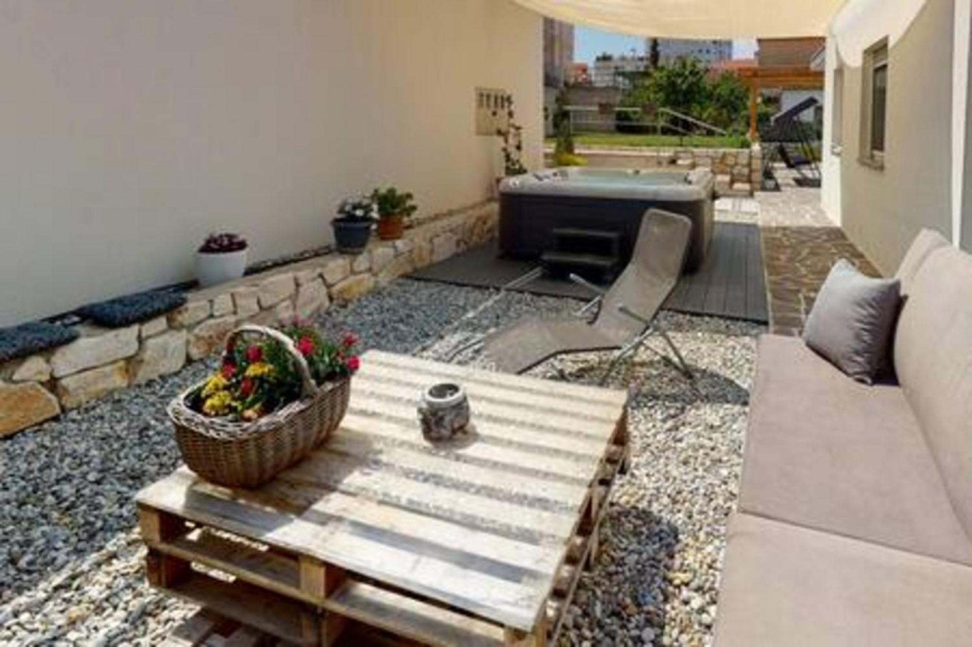 Vikendica Holiday House Tolesa *