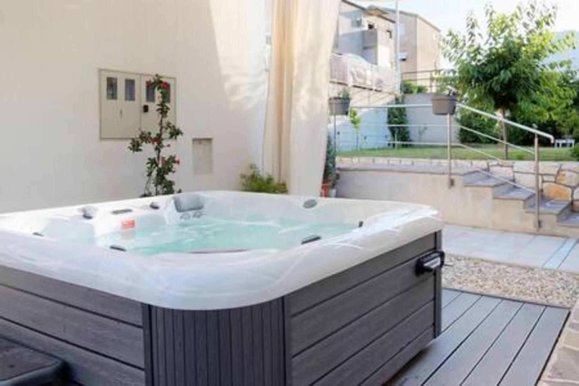 Holiday House Tolesa