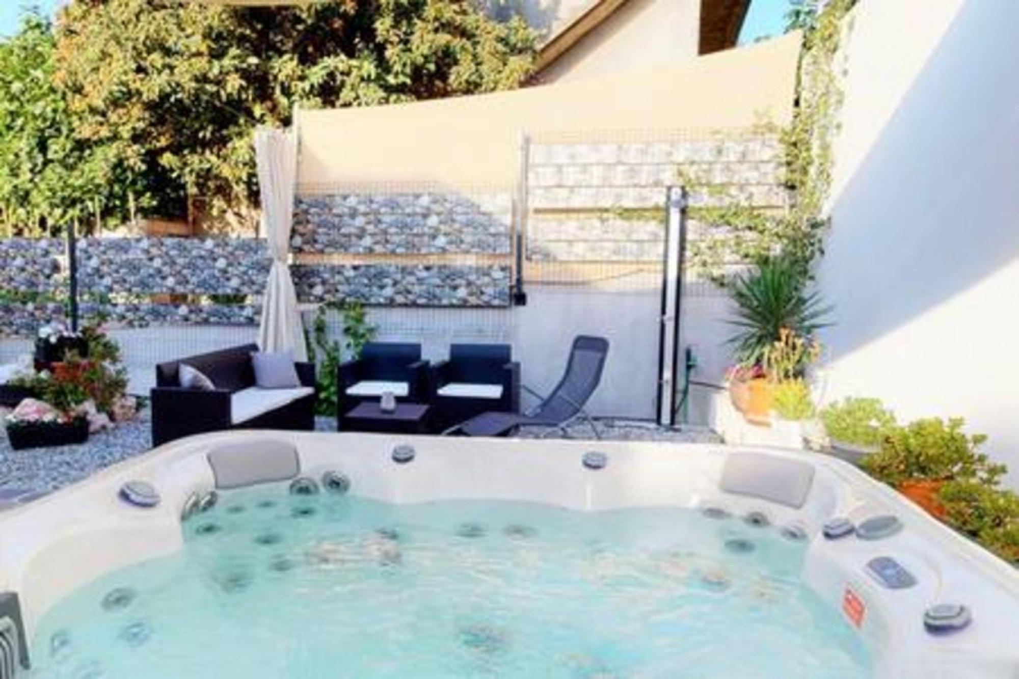 Vikendica Holiday House Tolesa *